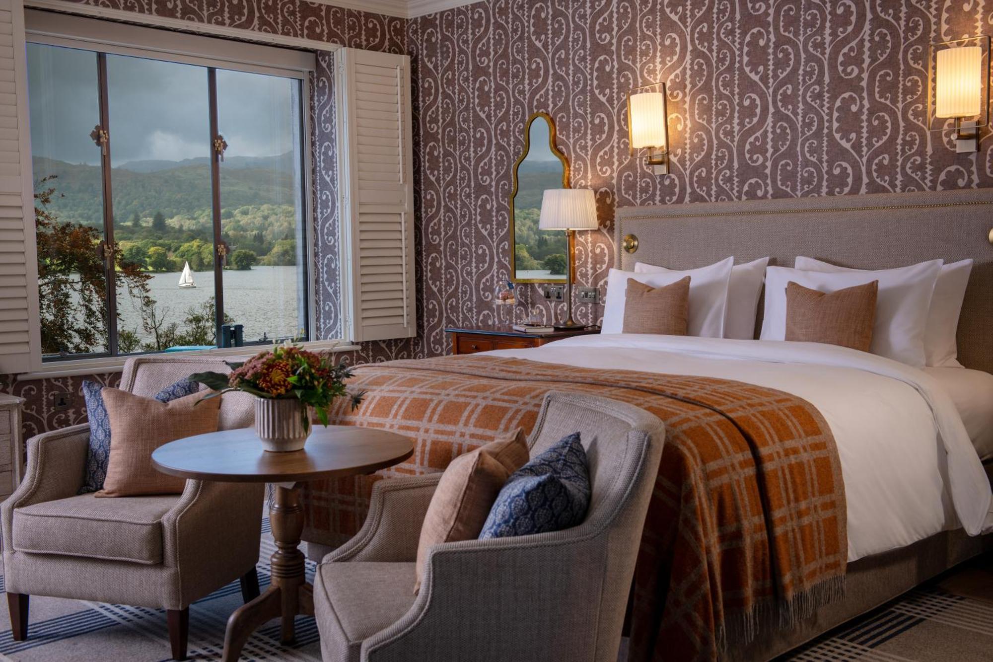 Suite with Lake View,1537438564:JPEG