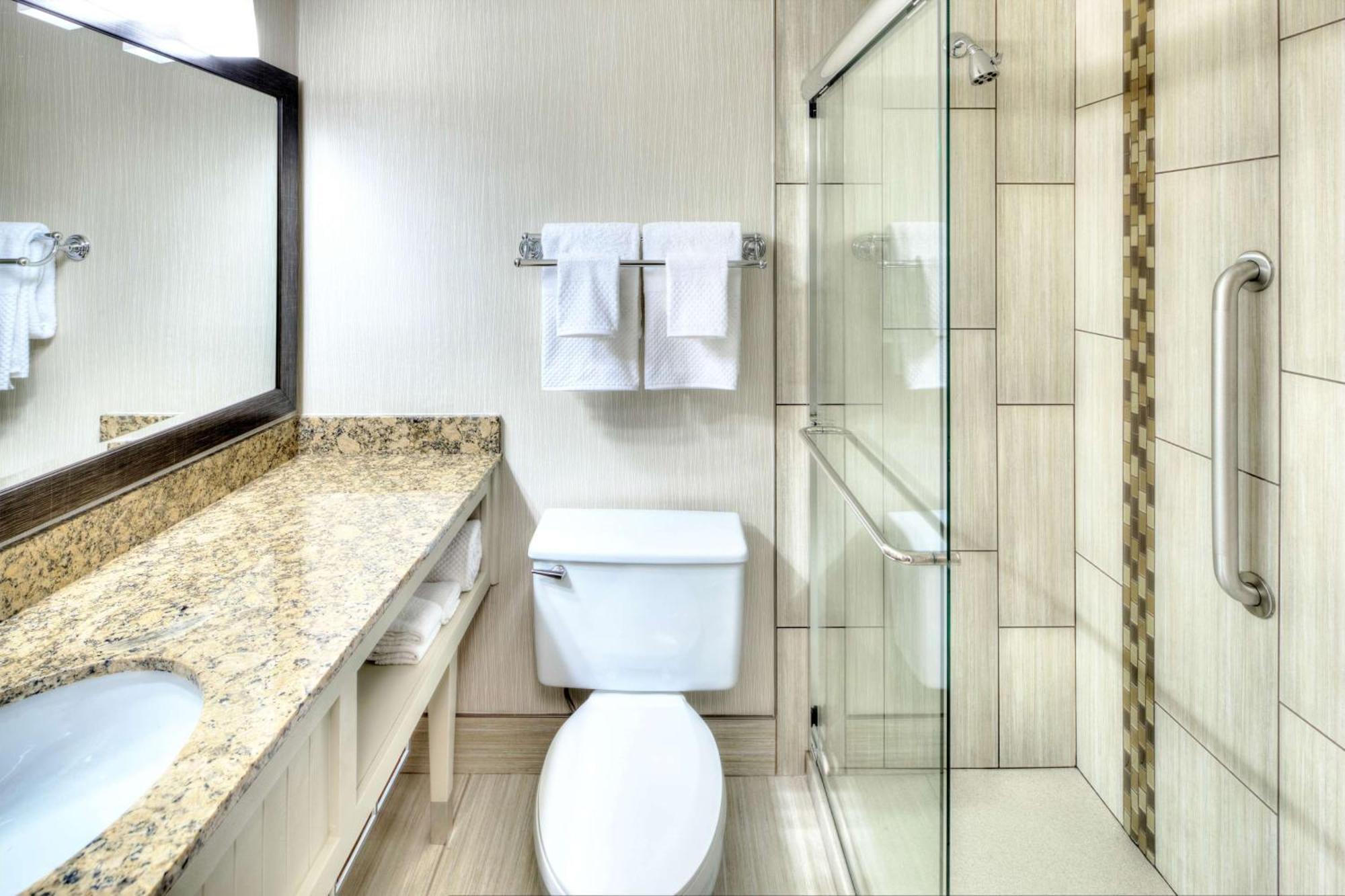 Queen Room with Two Queen Beds,1562932726:JPEG