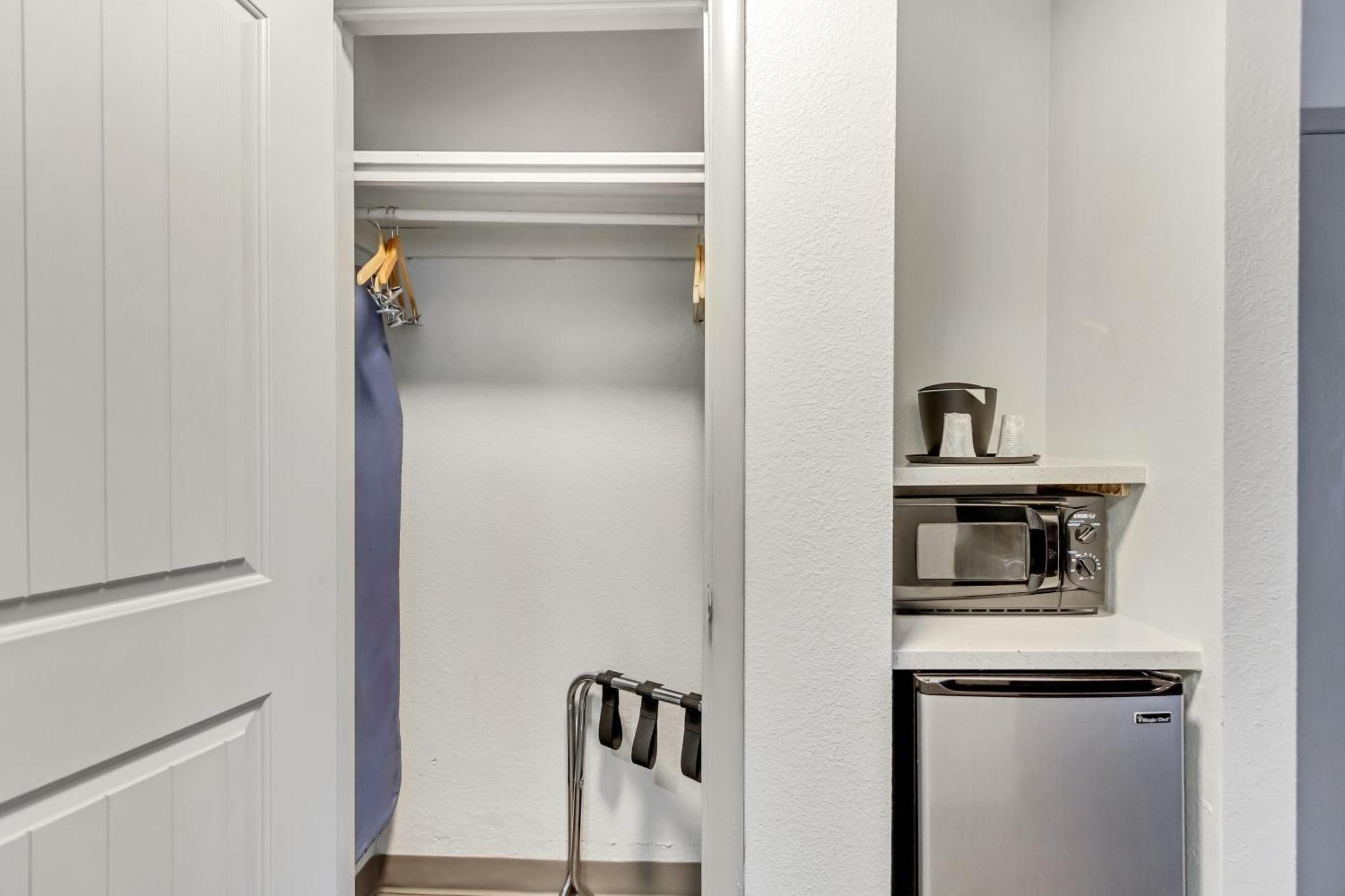 King Room - Non-Smoking,1539688249:JPEG