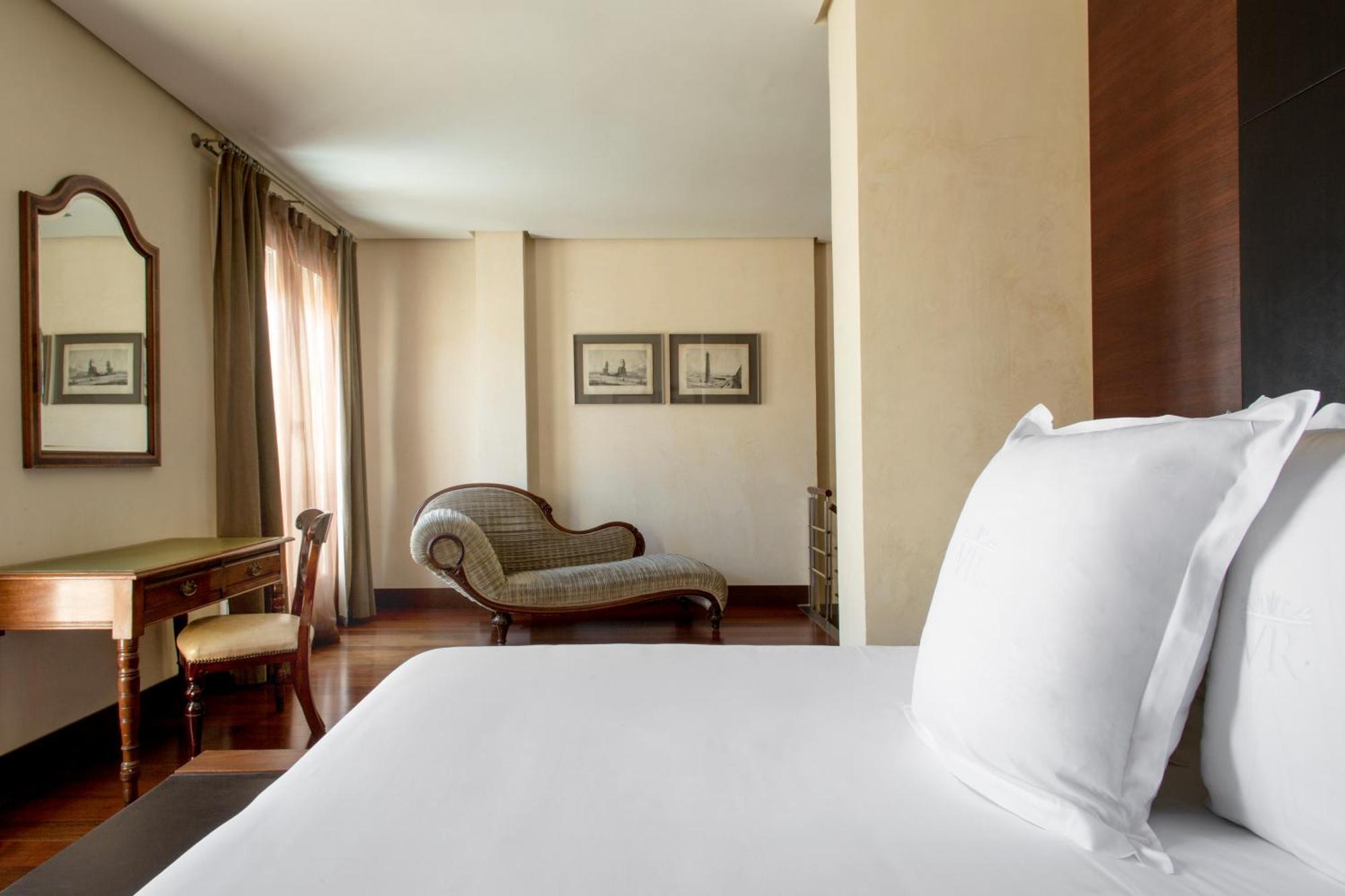 Suite with Terrace,1541679013:JPEG