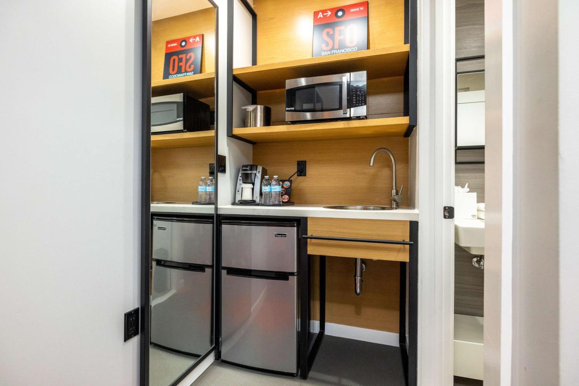 King Room,1541855299:JPEG