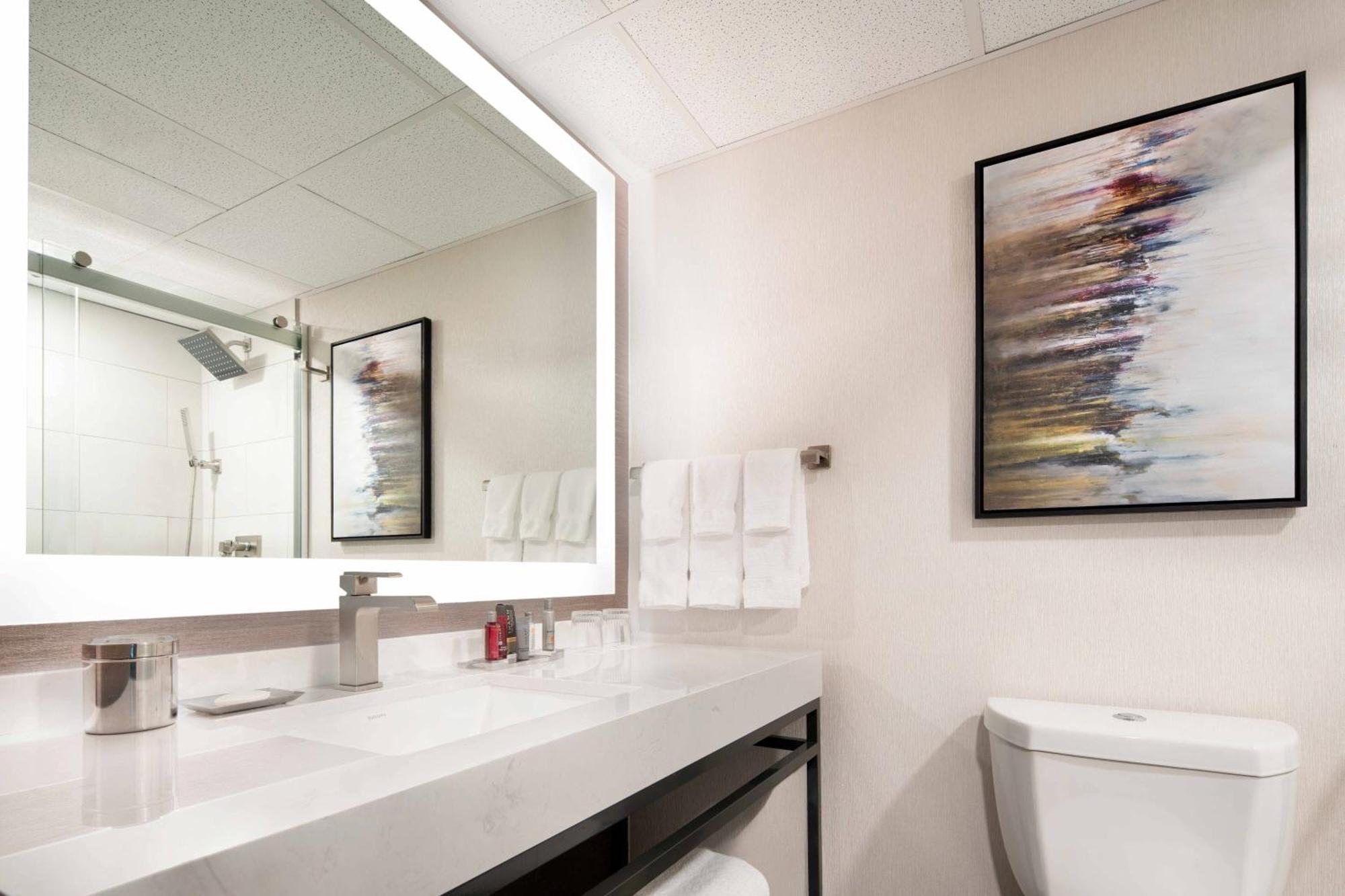 Executive High Floor Room, 1 King Bed with Balcony,1542811687:JPEG