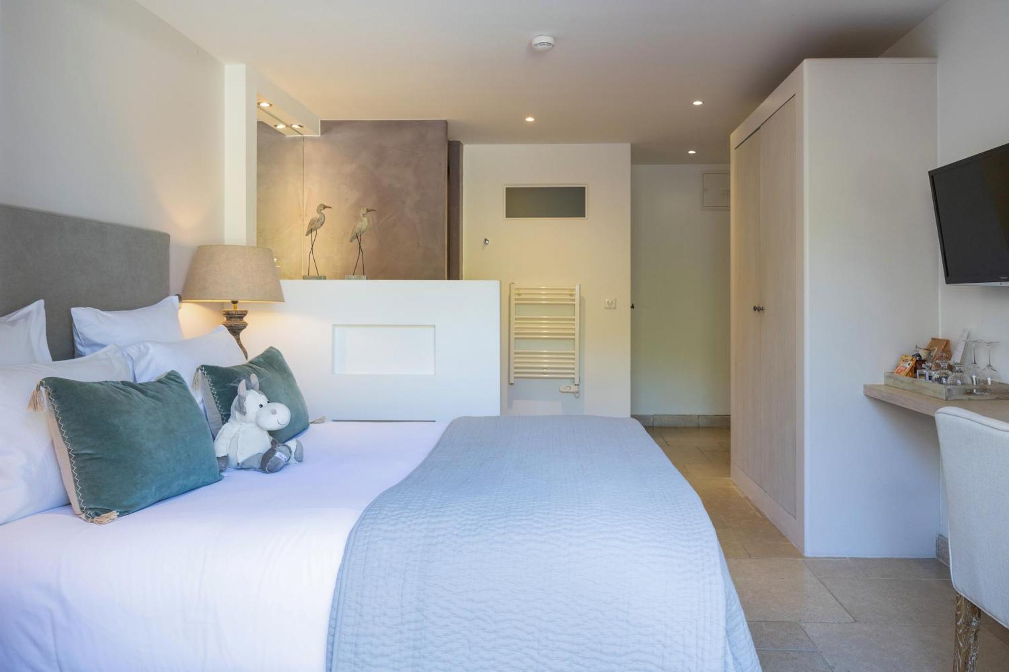 Small Double Room,1545191512:JPEG