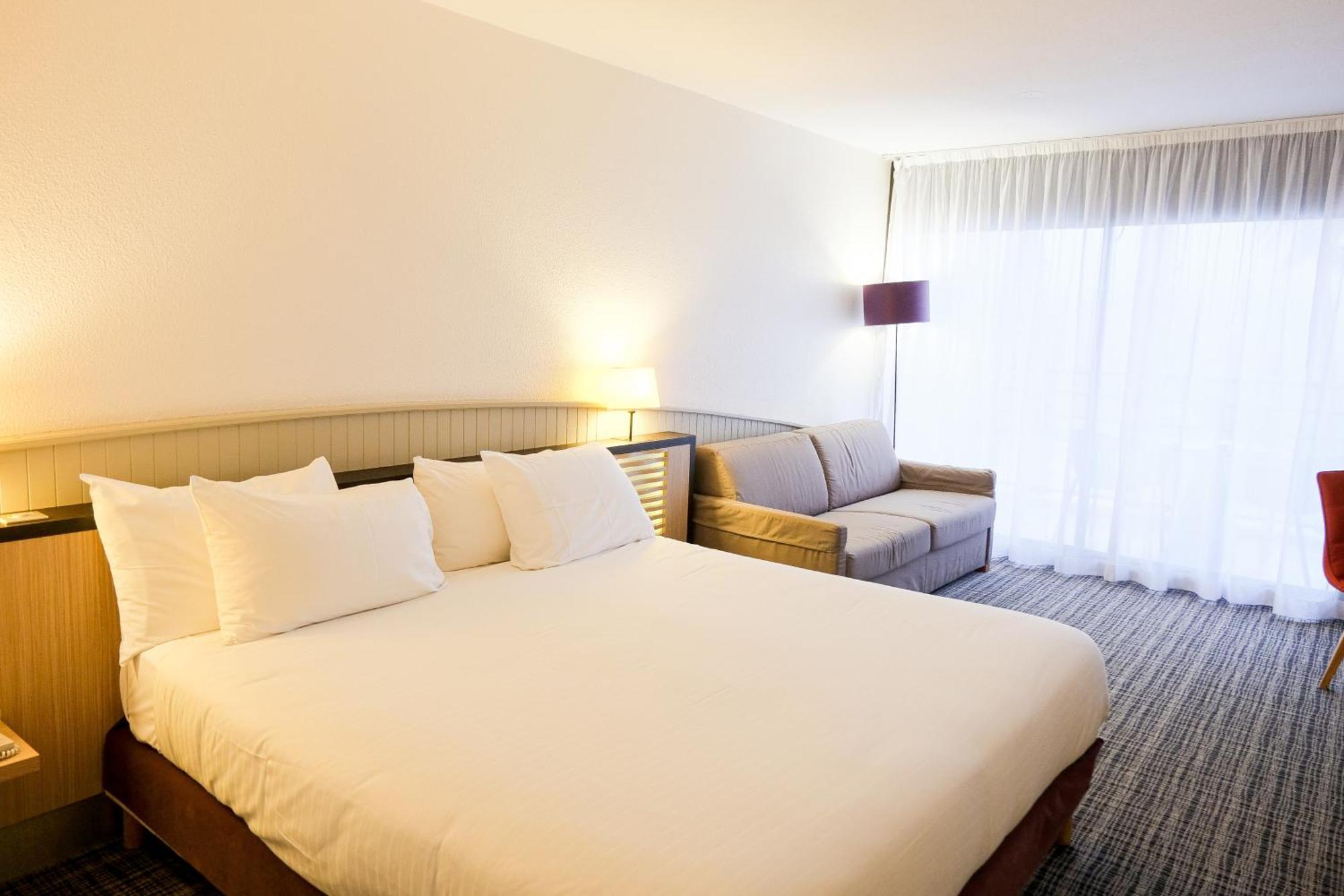 Double Room with Pool View
