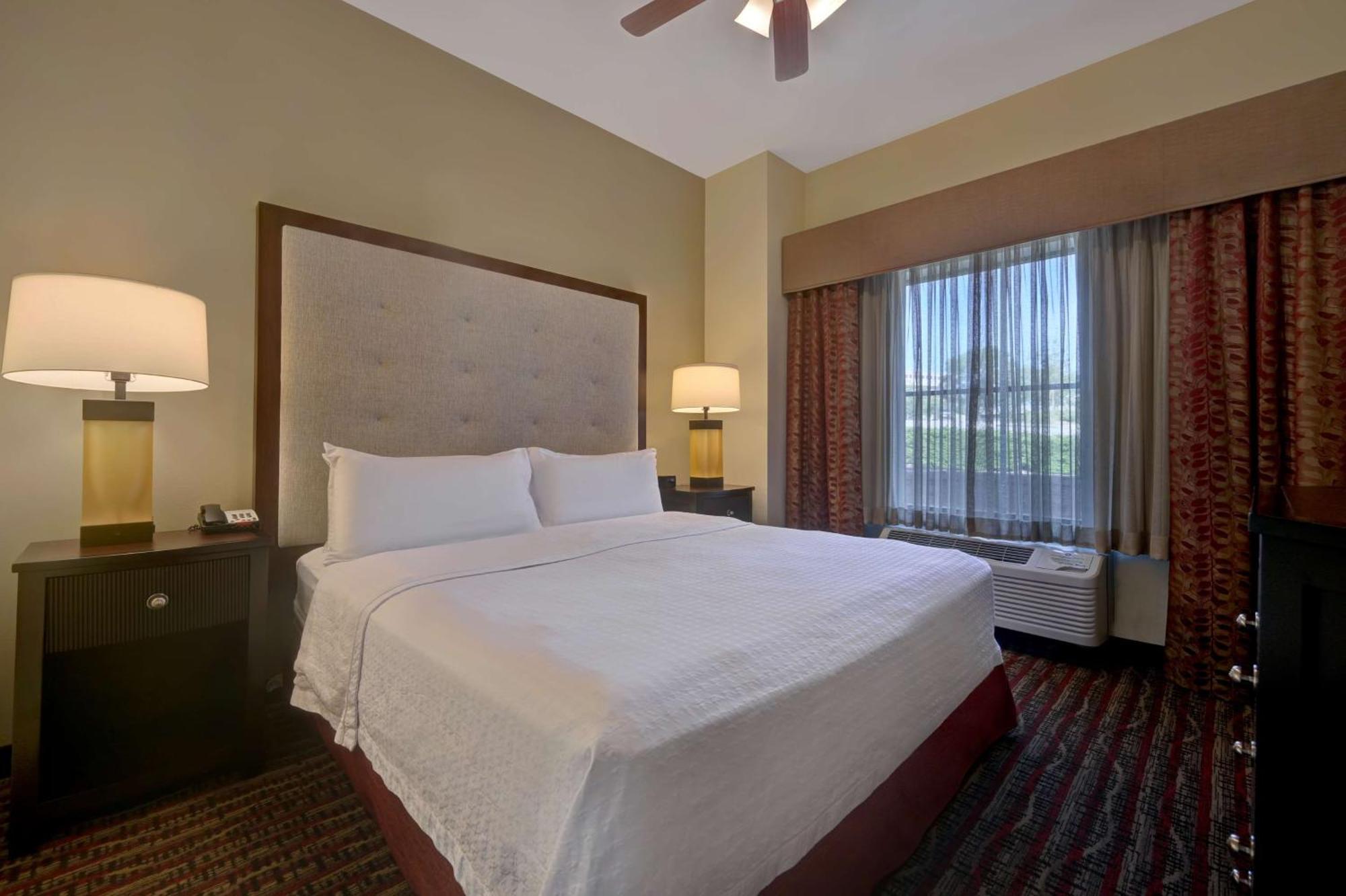 One-Bedroom King Suite,1443610489:JPEG