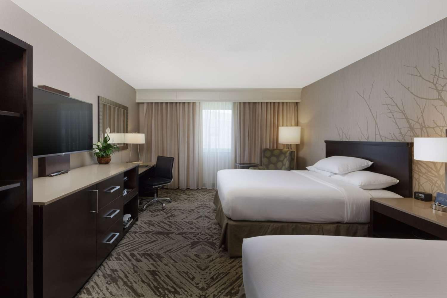 Queen Room with Two Queen Beds and Bath Tub - Mobility Accessible