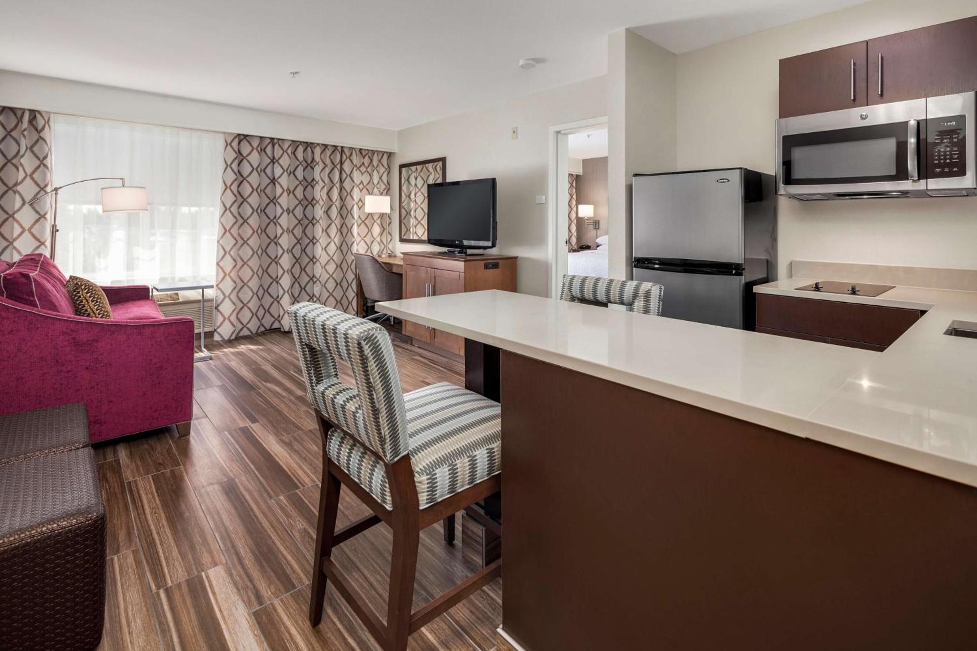 One-Bedroom King Suite - Non-Smoking,1548127741:JPEG