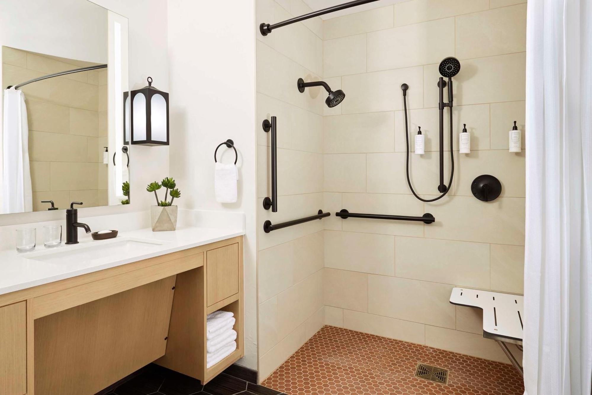 Queen Room Two Queen Beds Roll Shower Mobility Access