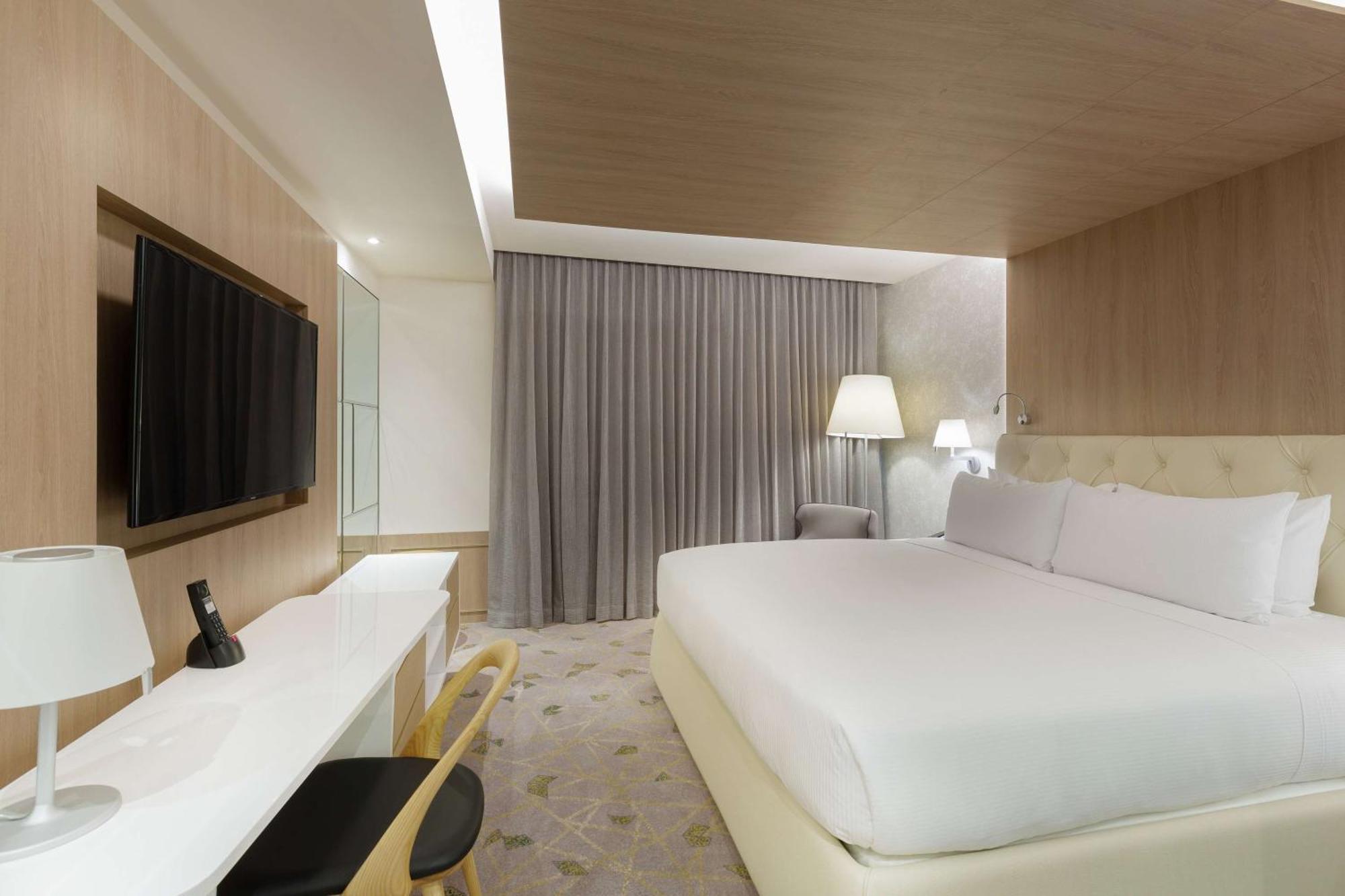 King Room,1551232732:JPEG