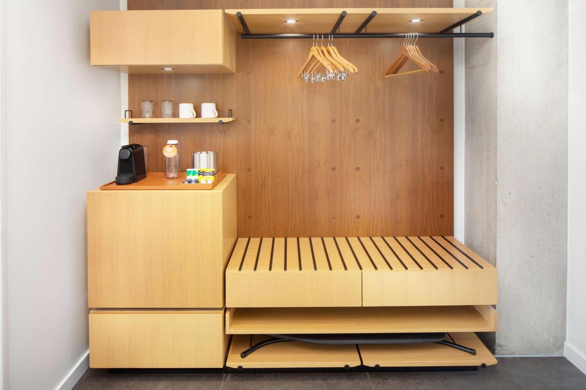 King Room,1551390742:JPEG