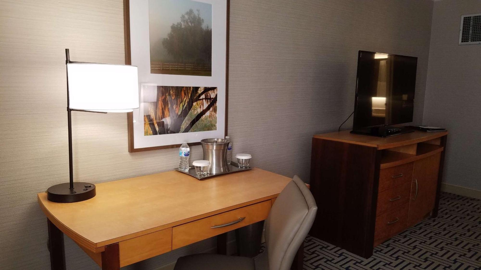 Queen Room with Two Queen Beds with Pool View,1551516373:JPEG