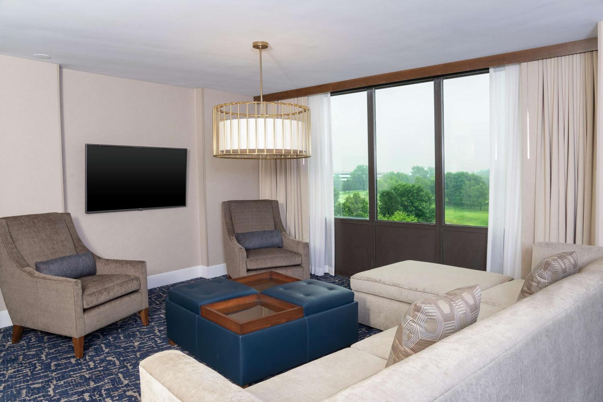 King Suite with Sofa Bed,1551707479:JPEG