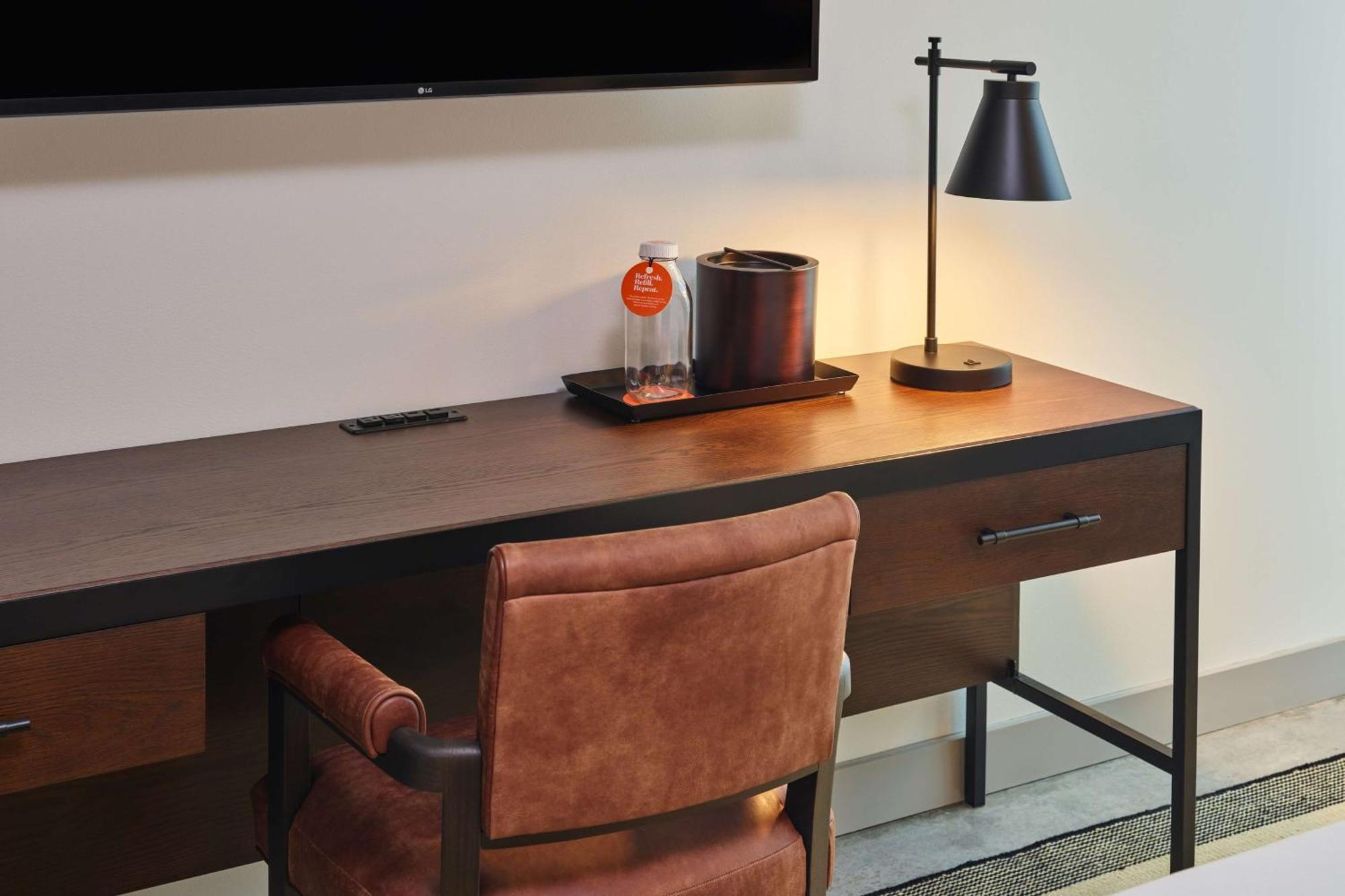 King Room,1551970789:JPEG