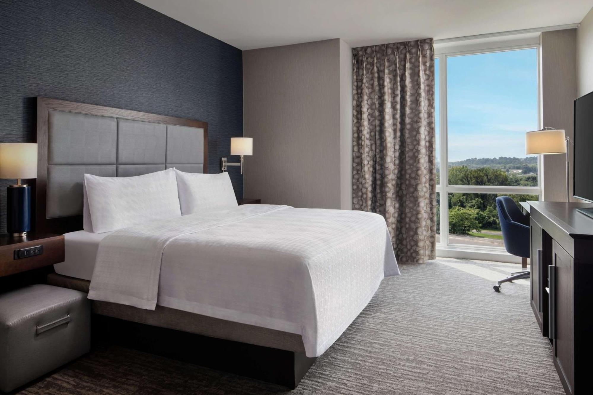 King Room with City View - Non-Smoking