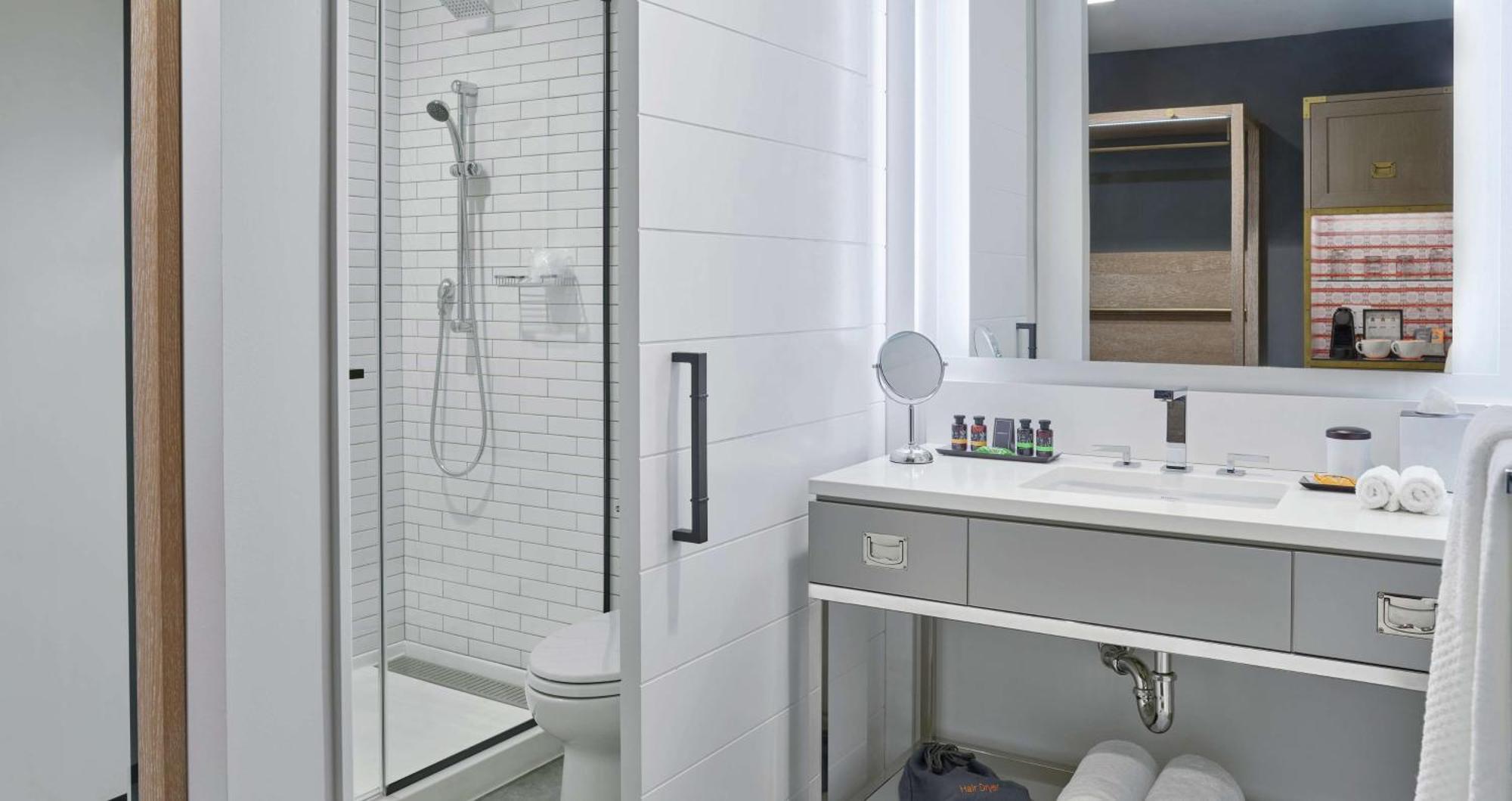 Queen Room with Two Queen Beds,1552007545:JPEG