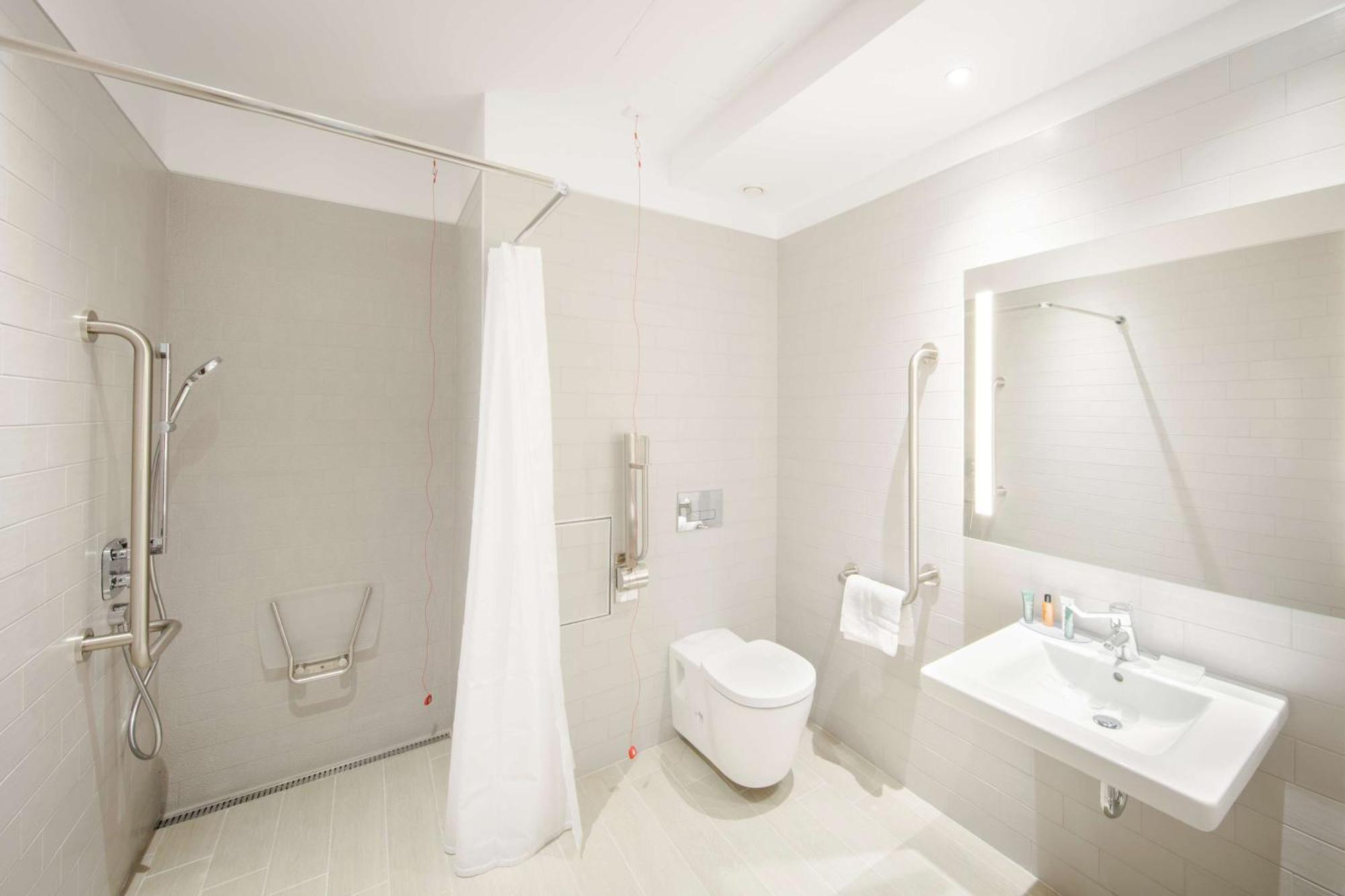 King Room - Mobility Accessible