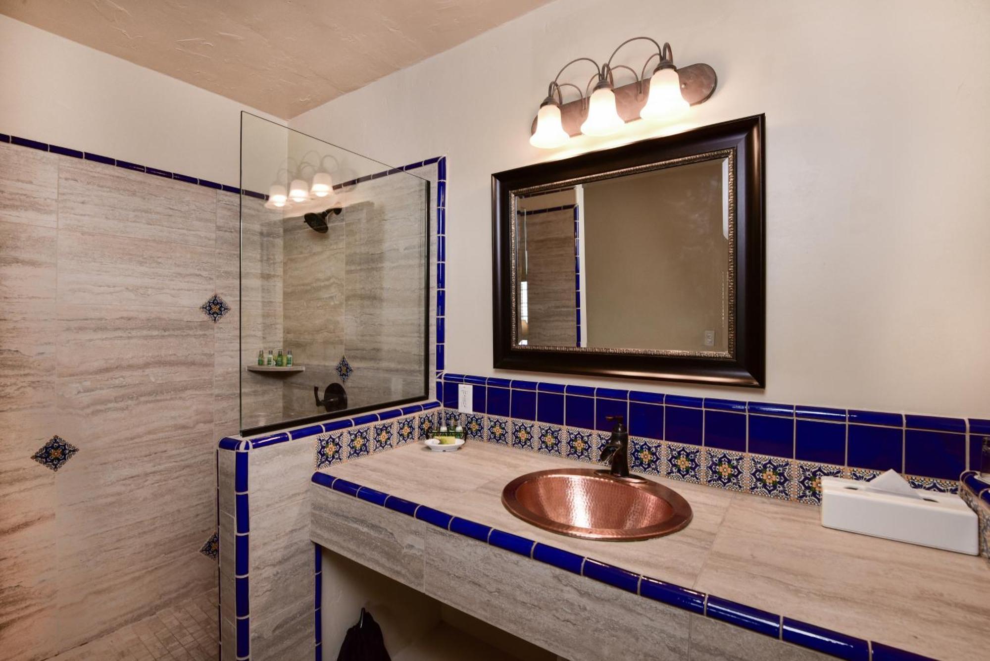 Suite,1555244575:JPEG