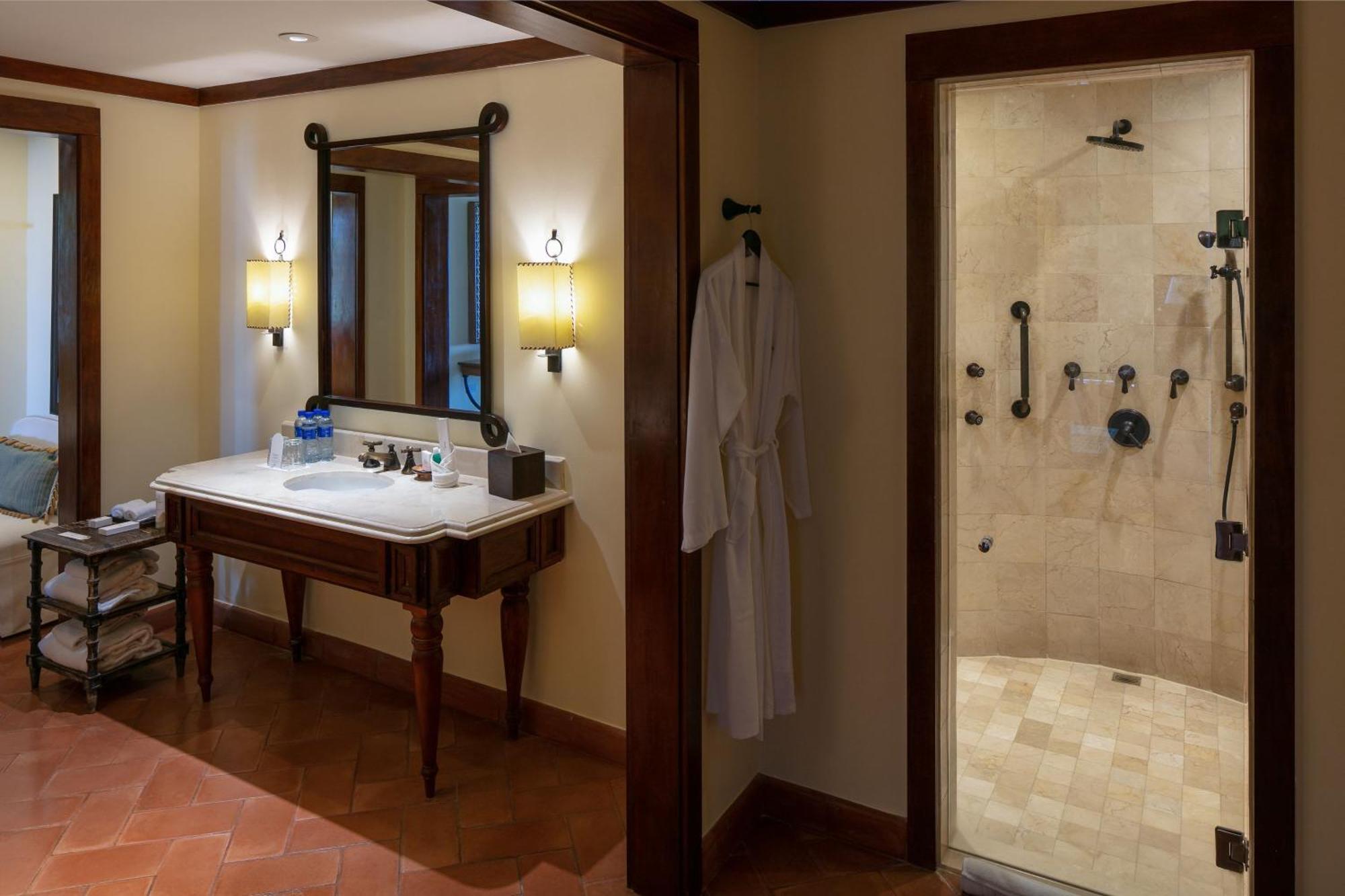 1 Bedroom Presidential Suite, 1 King, Oceanfront, Balcony,1556159701:JPEG