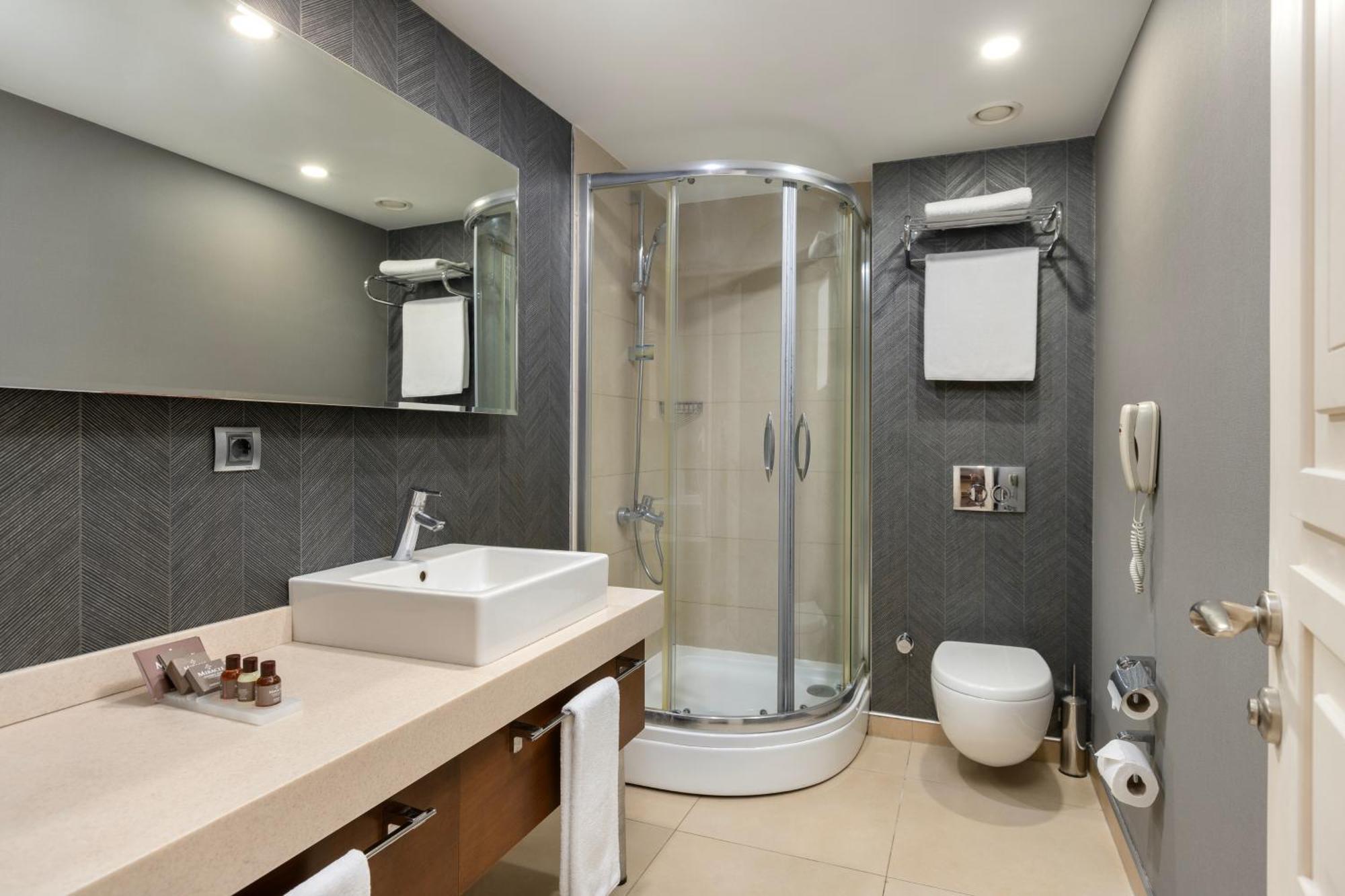 Junior King Suite