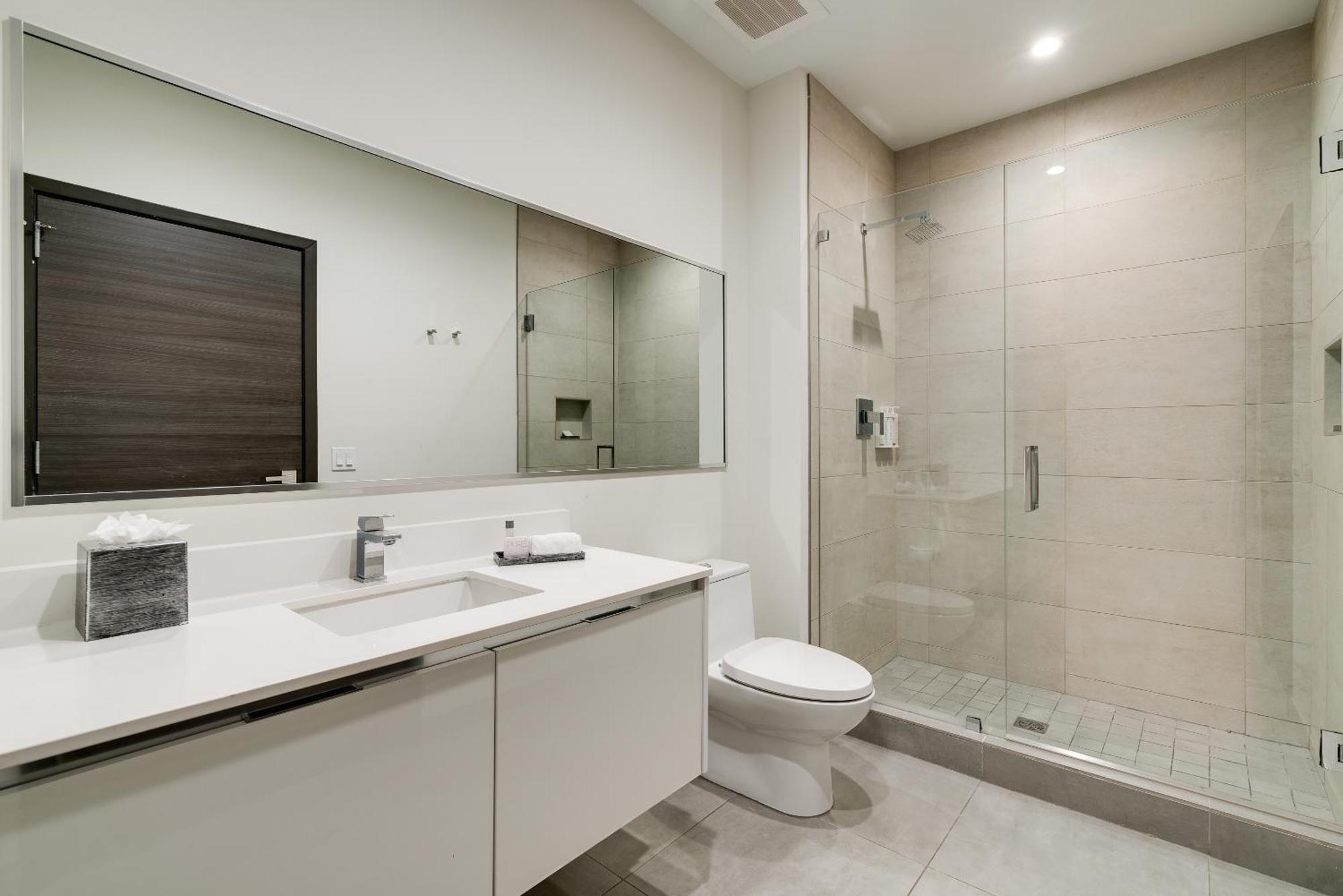 One Bedroom Suite King with Balcony and Water View
