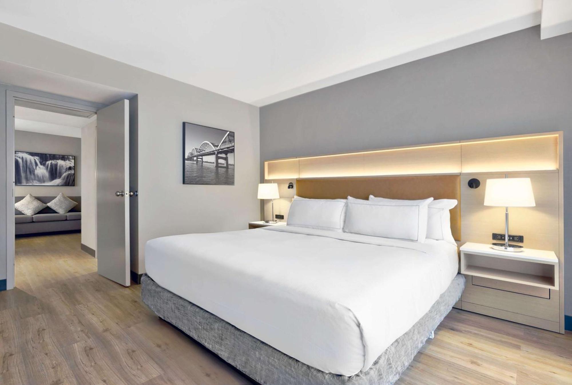 King Suite,1557058618:JPEG