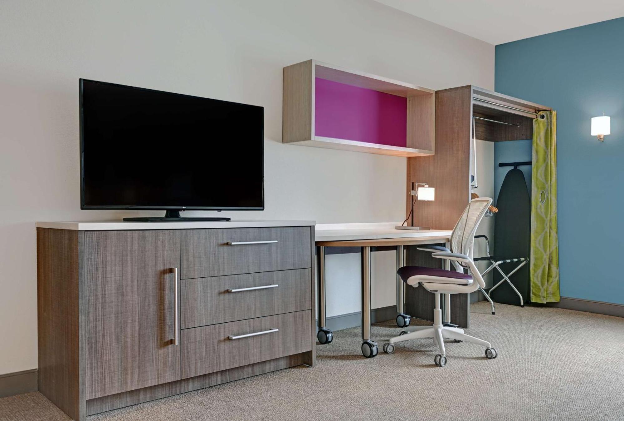 King Studio Suite - Mobility Access/Non-Smoking