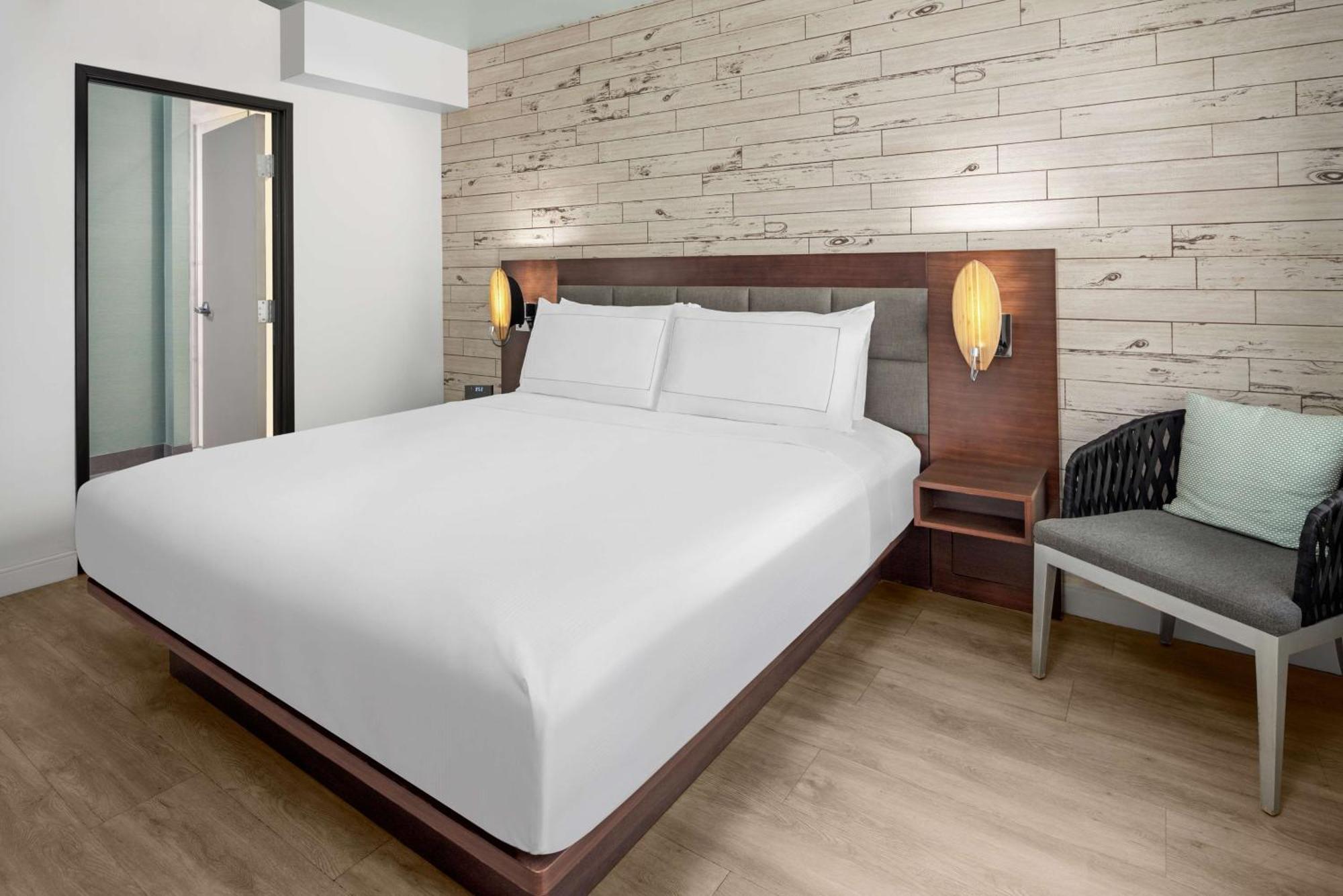 Bungalow with King Bed