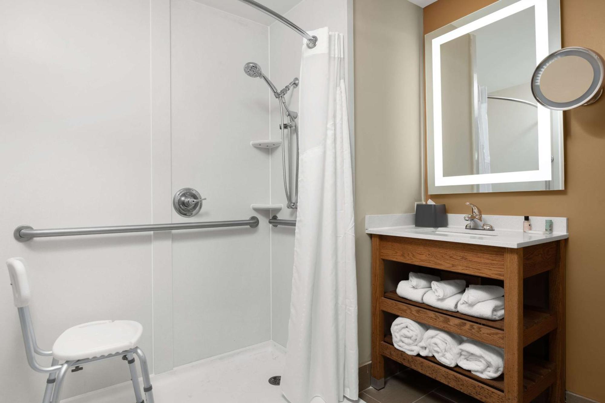 Queen Room Two Queen Beds Roll Shower Mobility Accessible,1559638156:JPEG