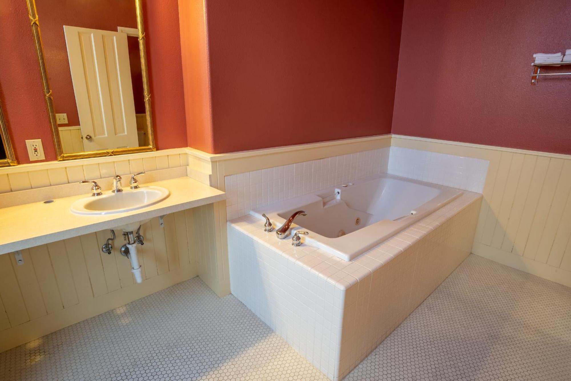 Suite with Spa Bath