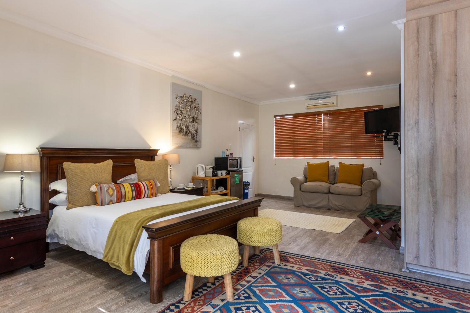 Family Room,1572688382:JPEG