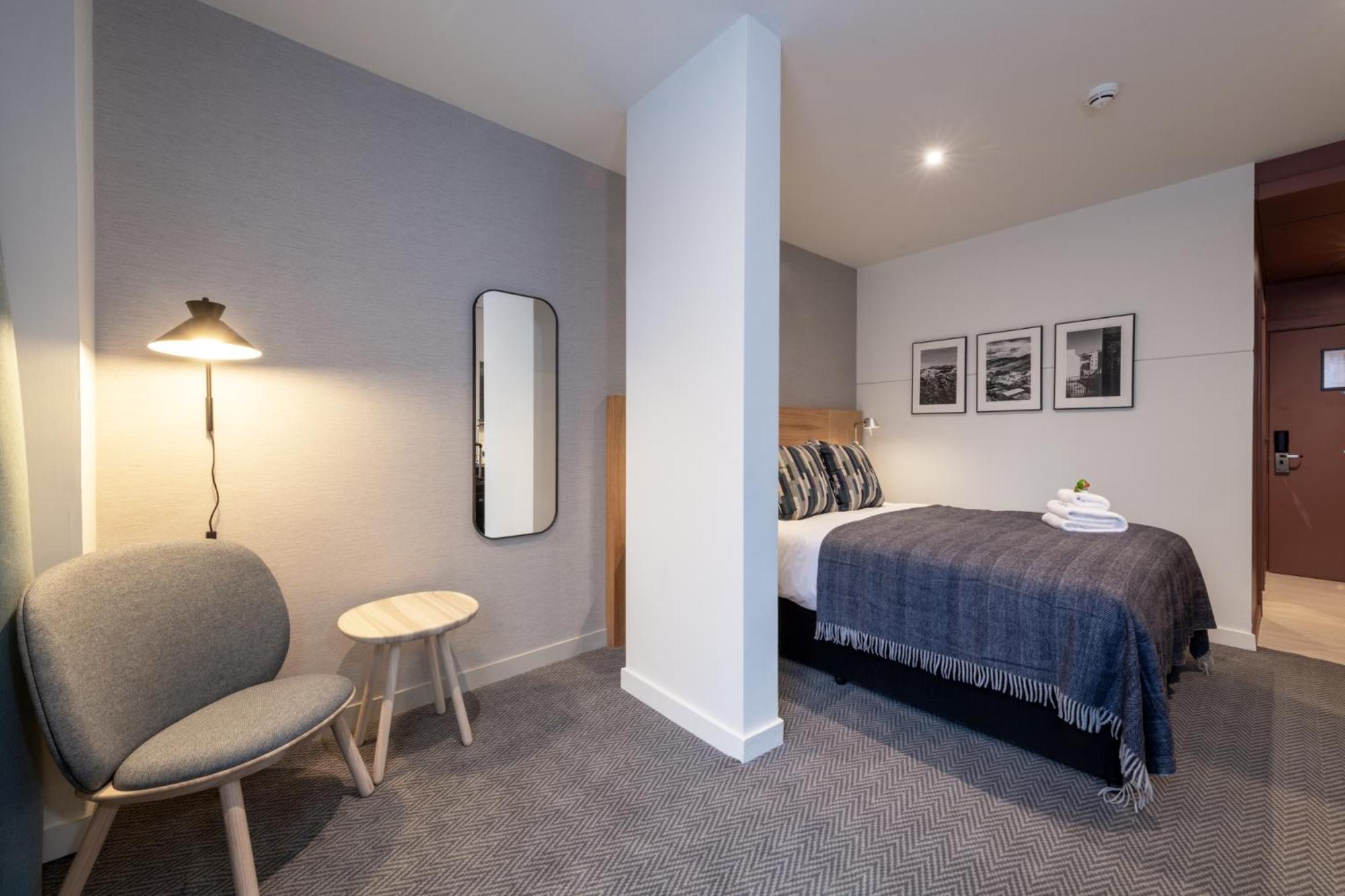 Family Room,1574685116:JPEG