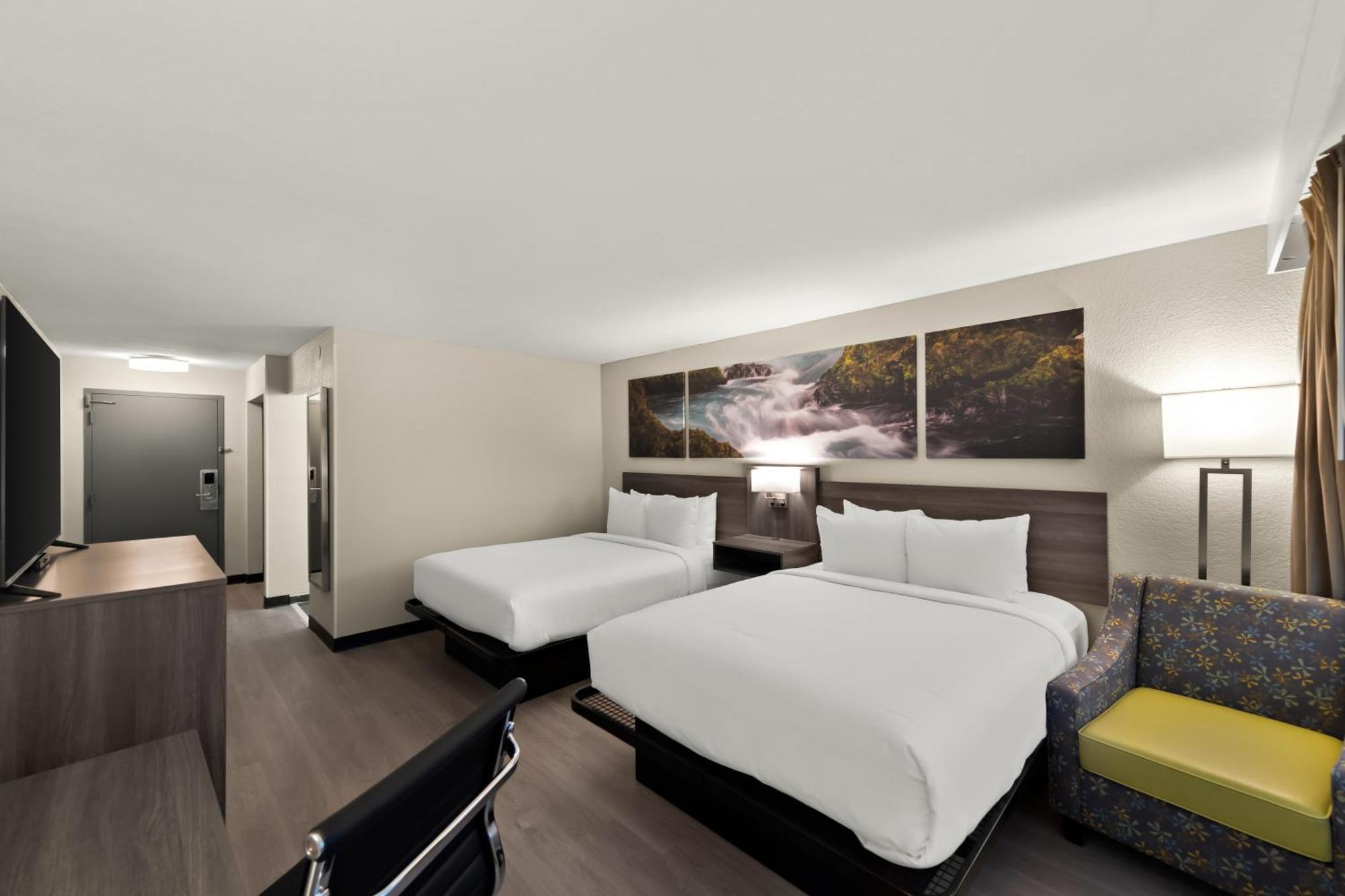 Queen Room with Two Queen Beds - Pet Friendly/Non-Smoking