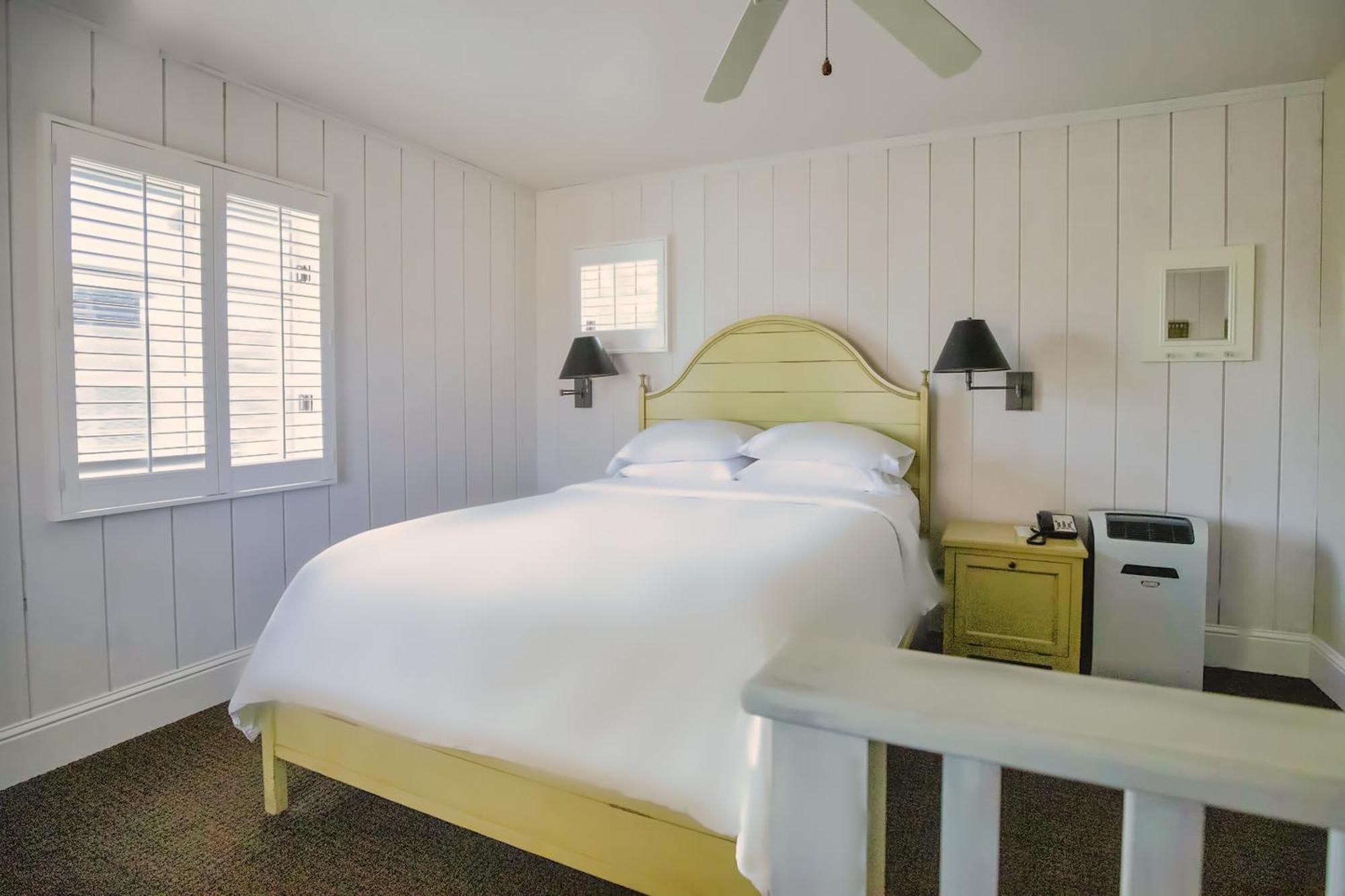 Superior Queen Room,1588086128:JPEG