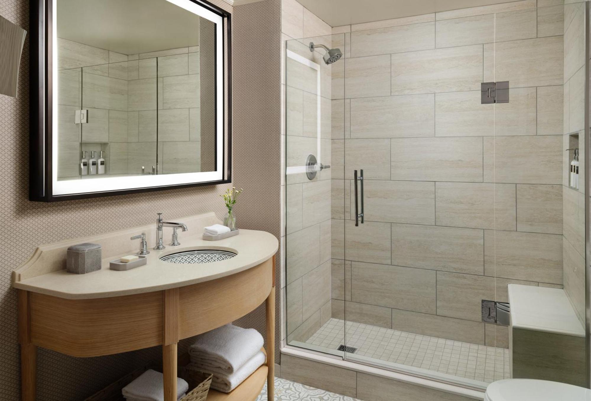 Resort  Room 1 King Bed,1591233091:JPEG