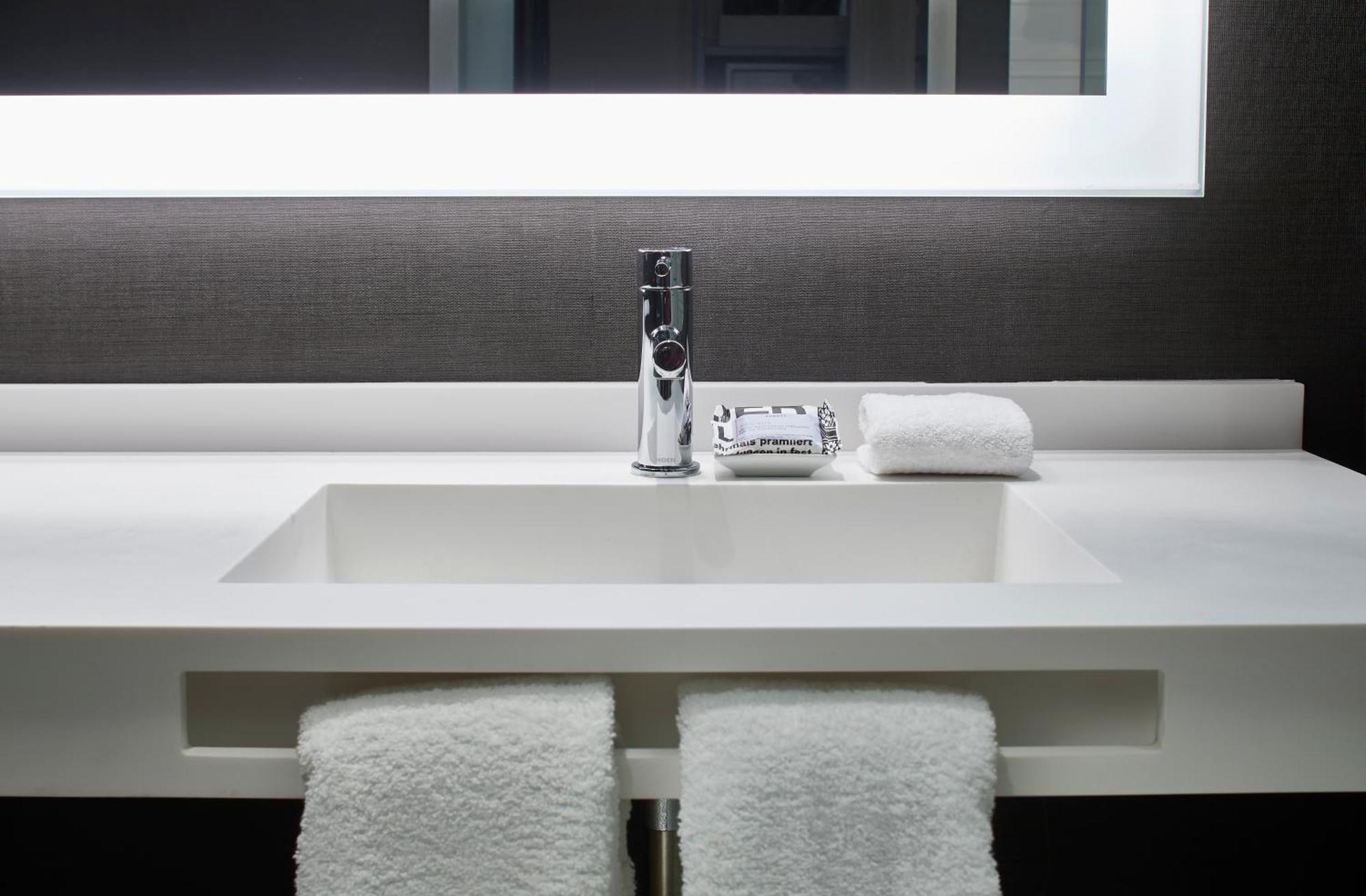 Corner Junior King Suite with Sofa Bed,1639604811:JPEG