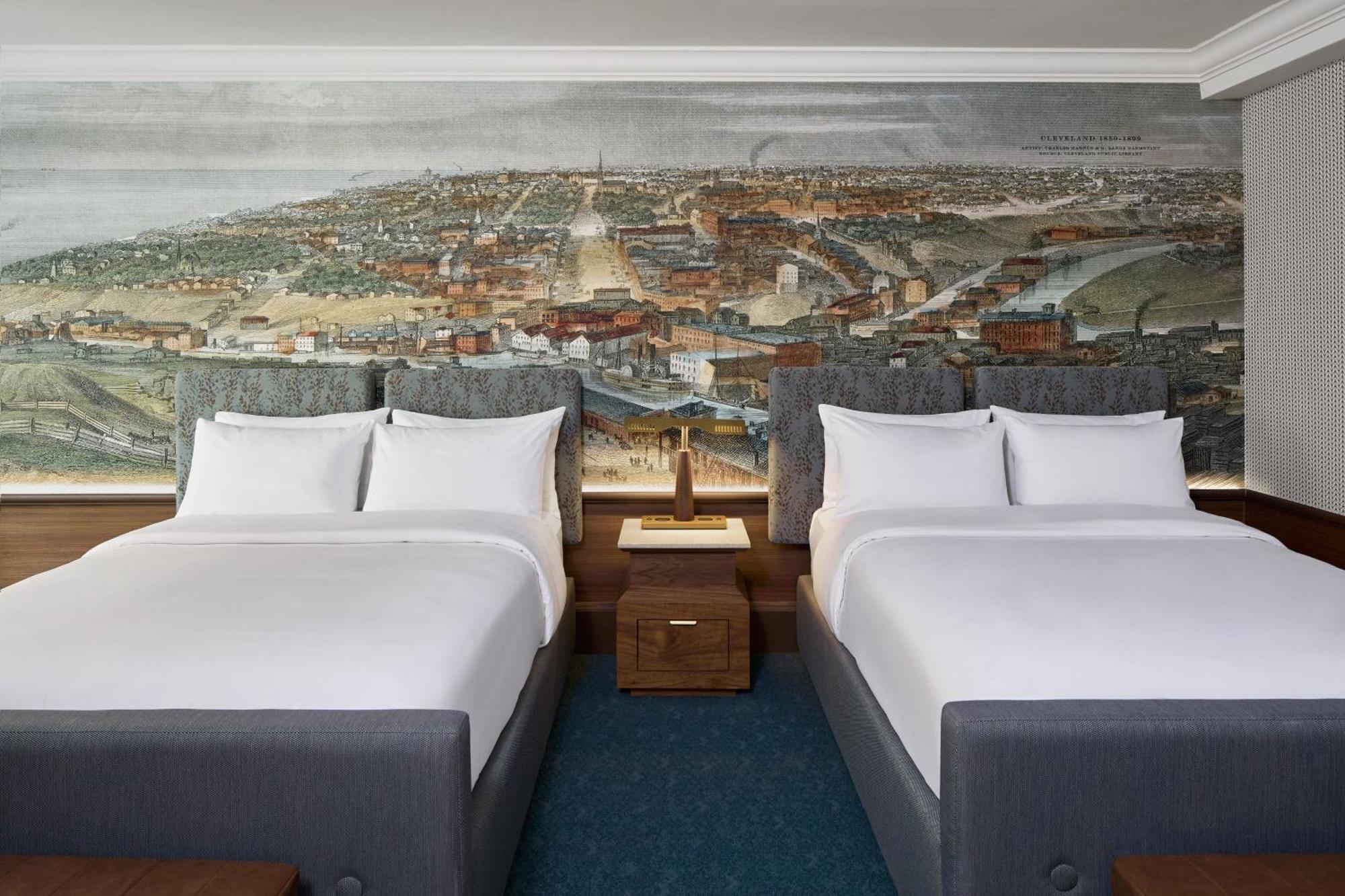 One-Bedroom Executive Suite with Two Queen and One Sofa Bed,1596880203:JPEG