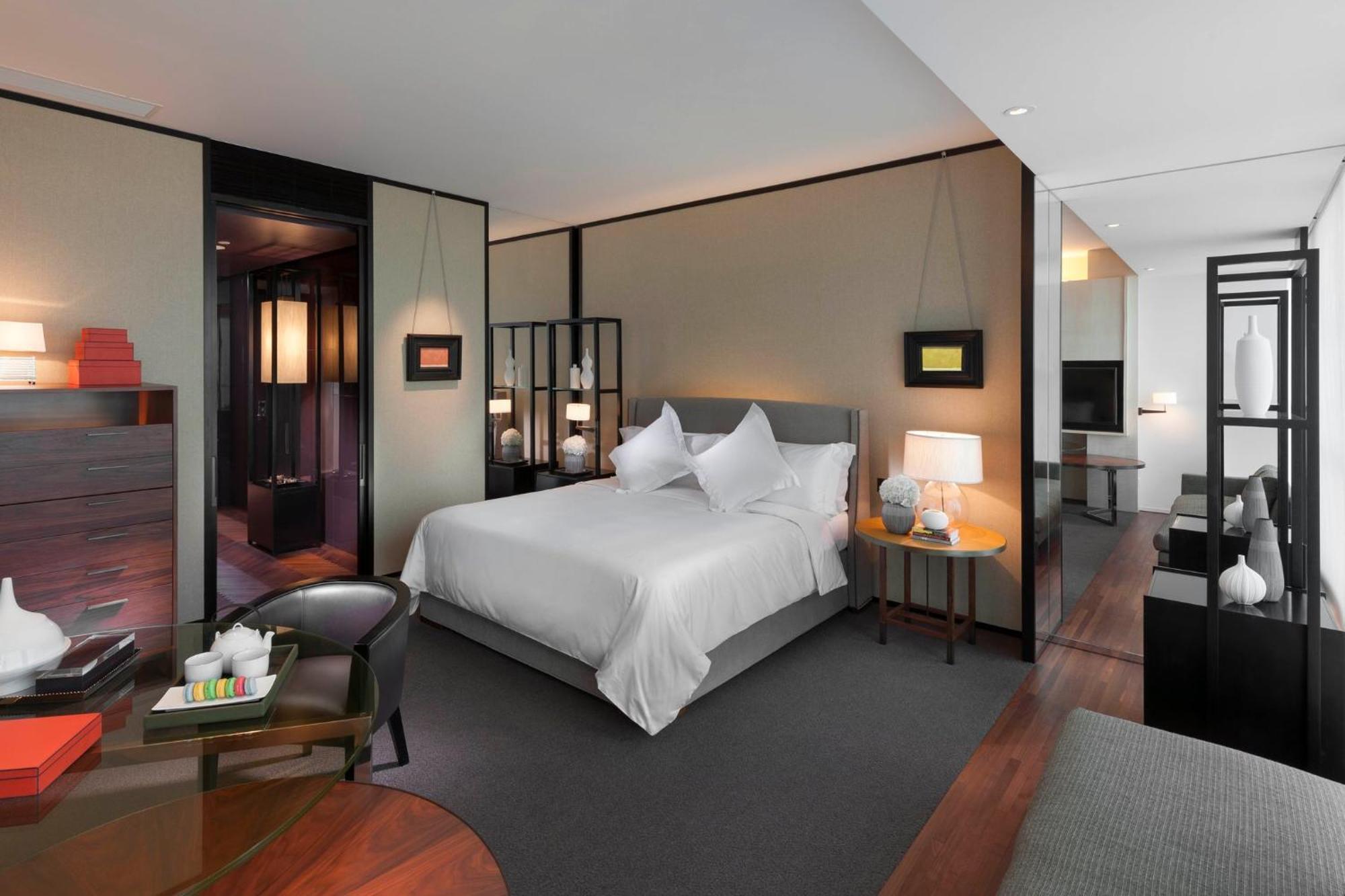 Deluxe Room King,1722963878:JPEG
