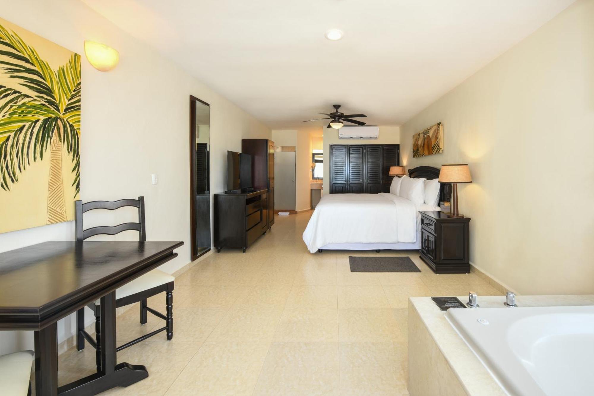 Ocean Front Swim Up Junior Suites,1598394876:JPEG