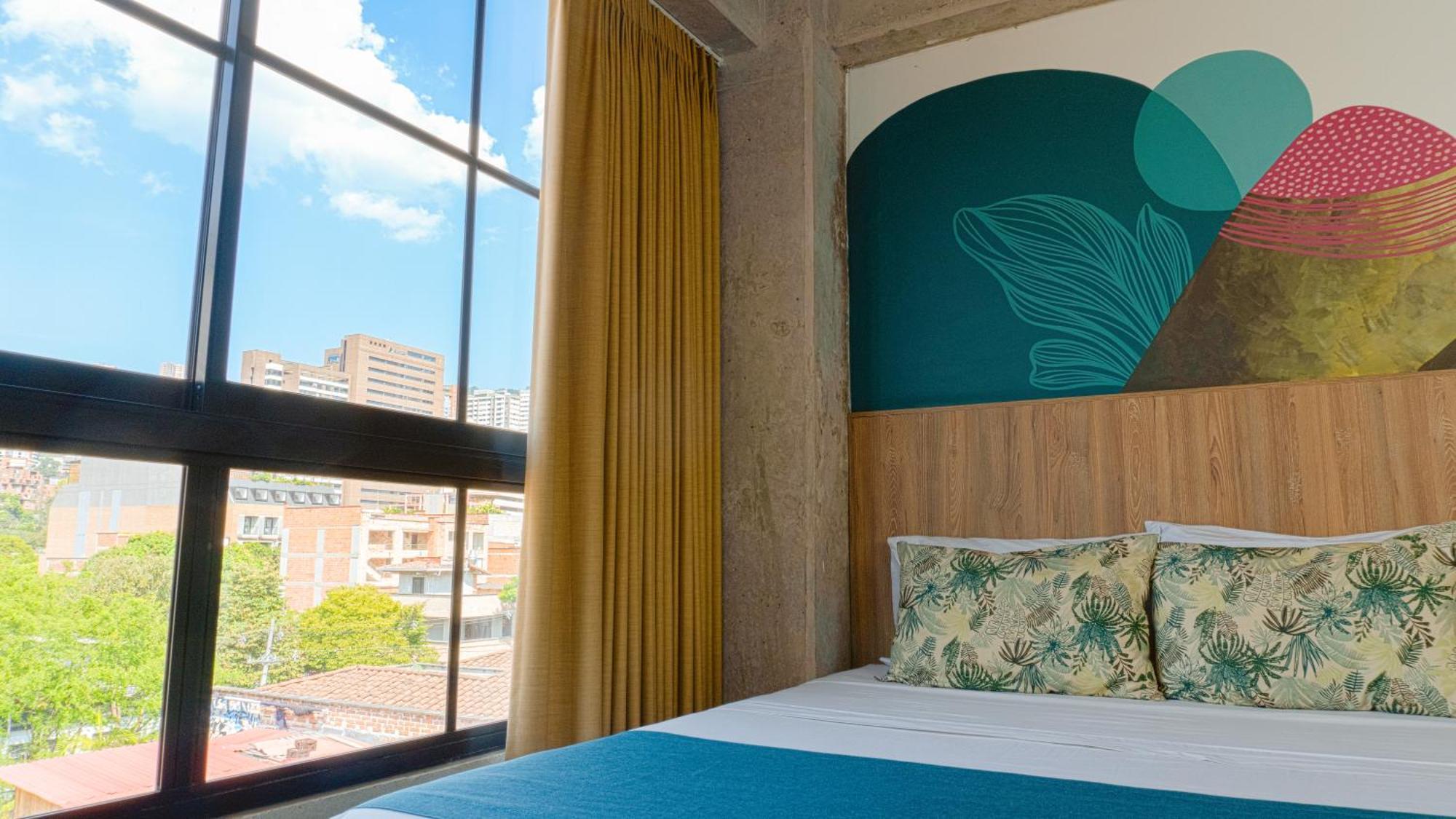 Superior Twin Room with City View