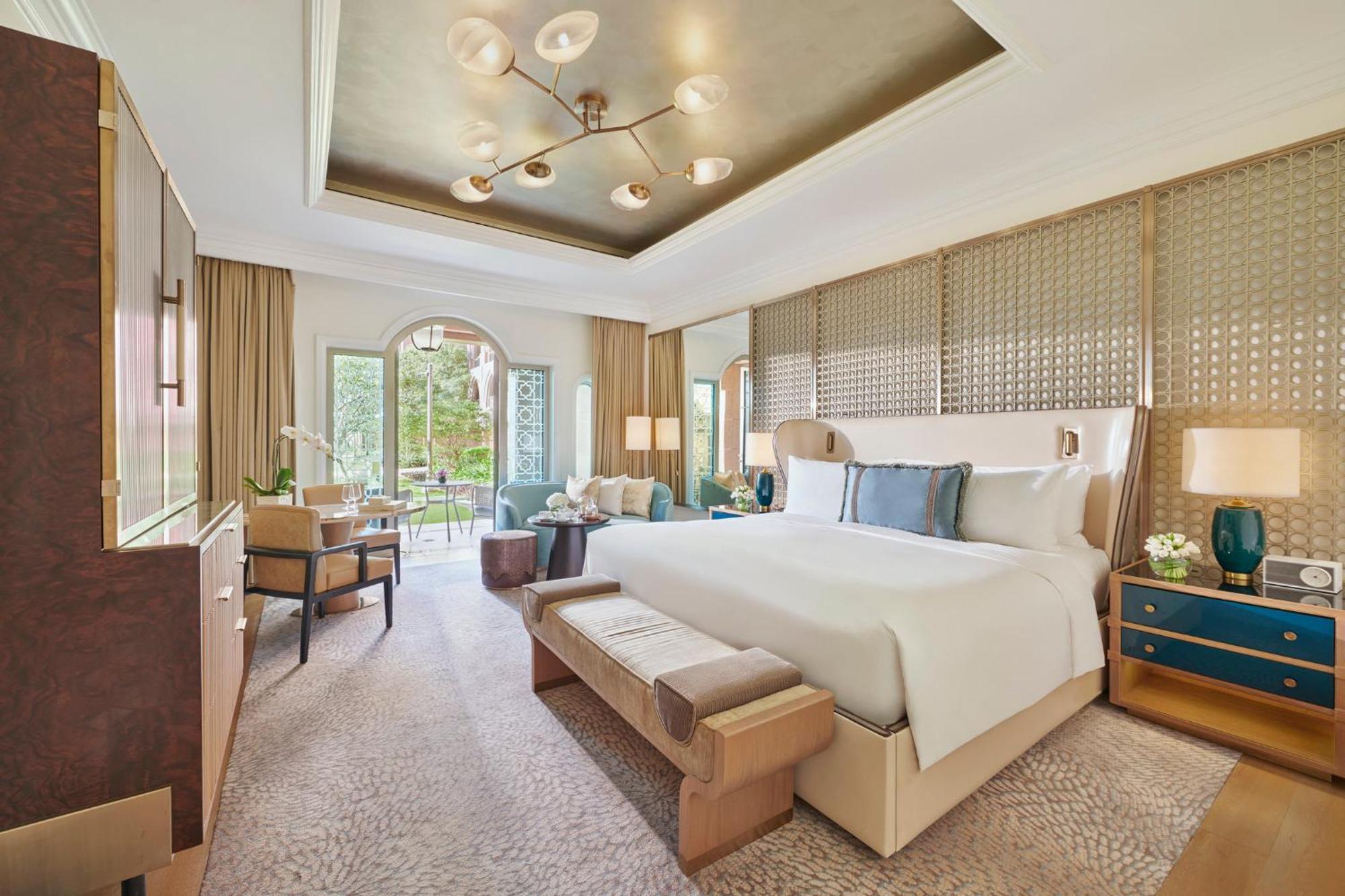 Deluxe Garden Terrace King Room