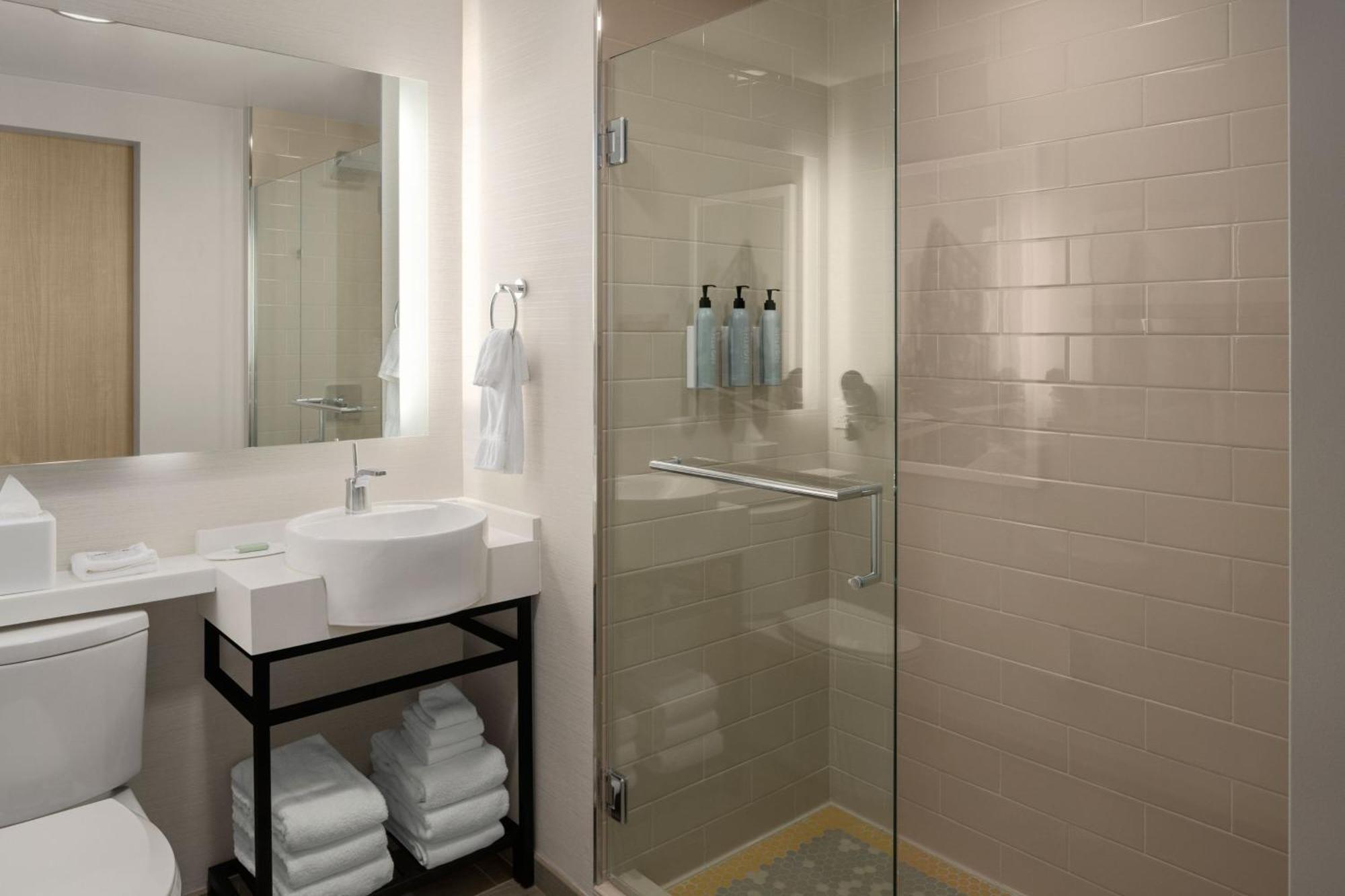 King Room,1605401014:JPEG