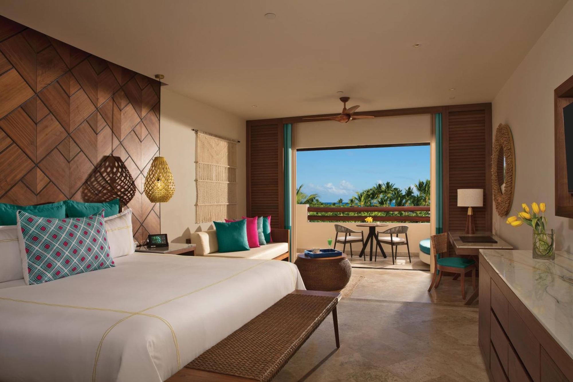 Junior Suite Ocean View King,1667439038:JPEG