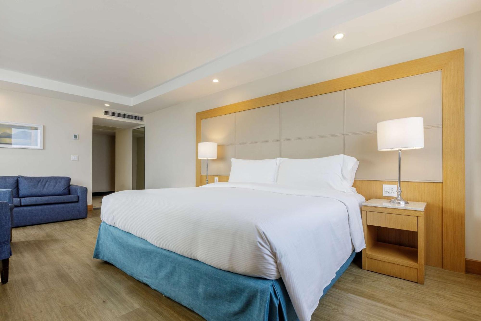 Executive King Suite - Ocean Front