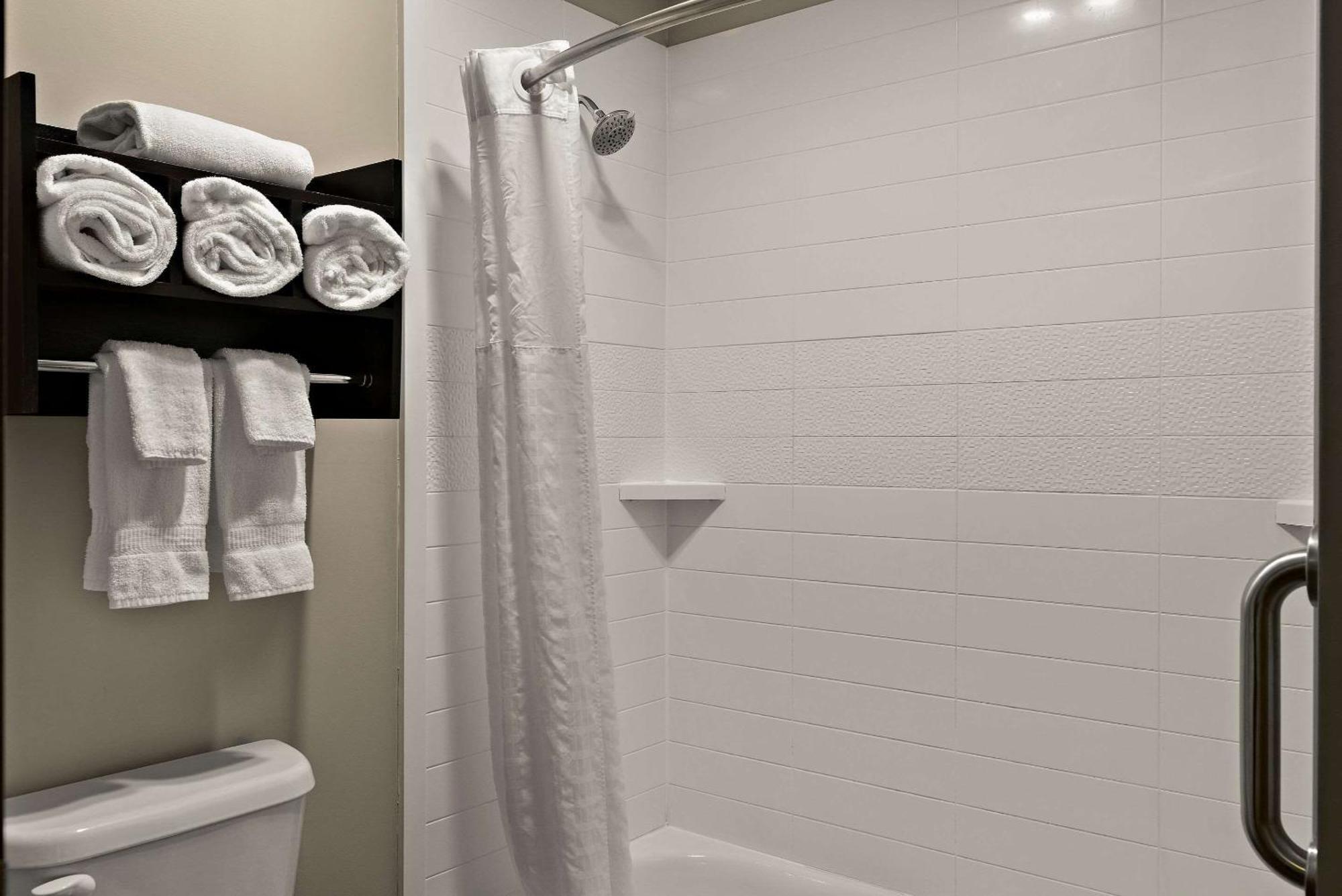 Queen Room with Two Queen Beds - Non-Smoking,1614788349:JPEG