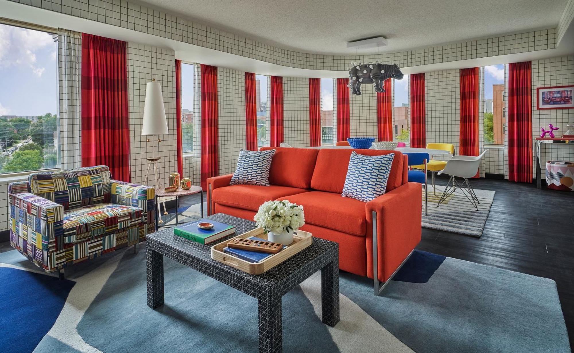 Graduate King Suite,1616454979:JPEG