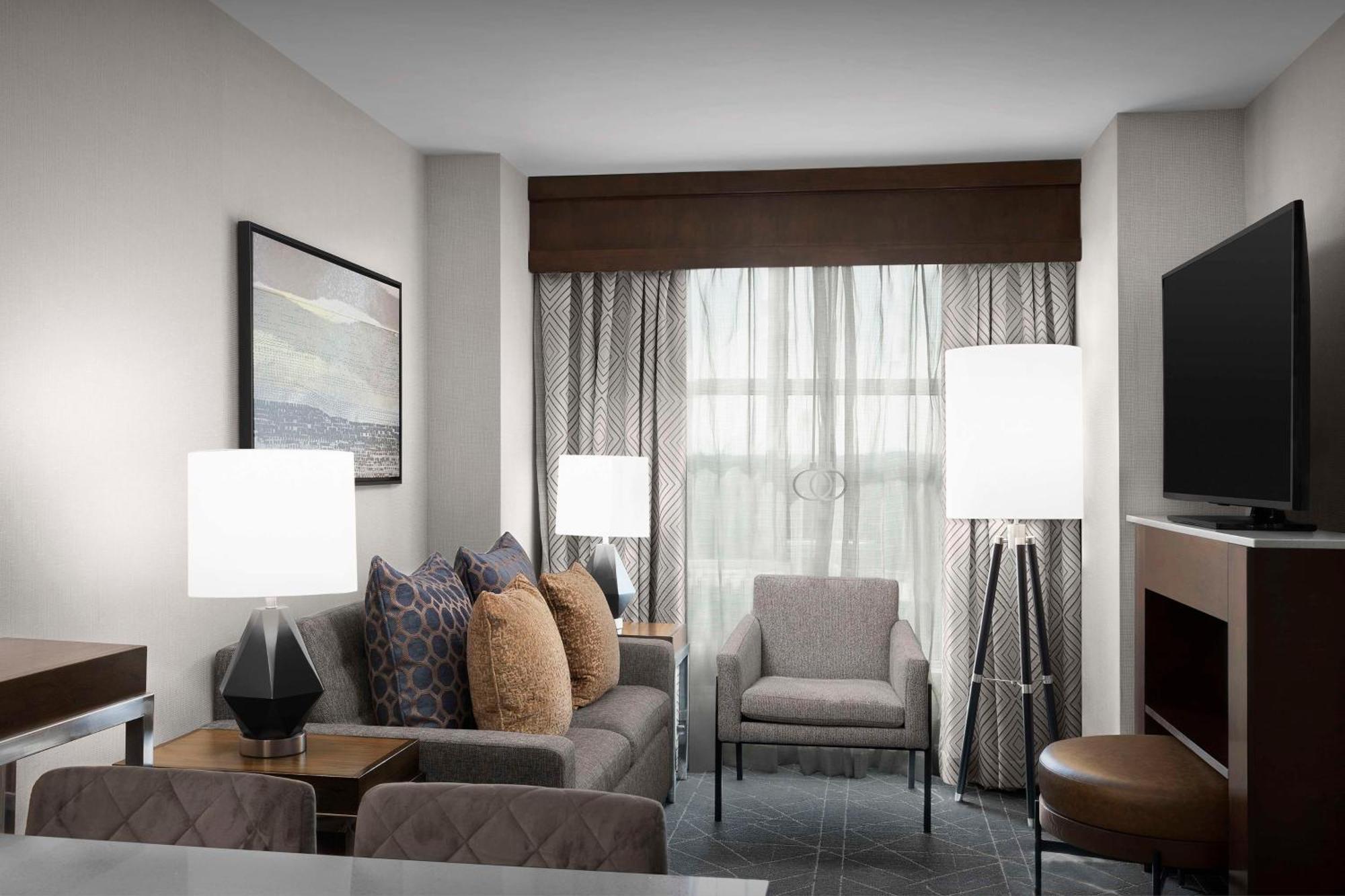 Suite with Two Queen Beds - Mobility and Hearing Access/Non-Smoking,1622027673:JPEG