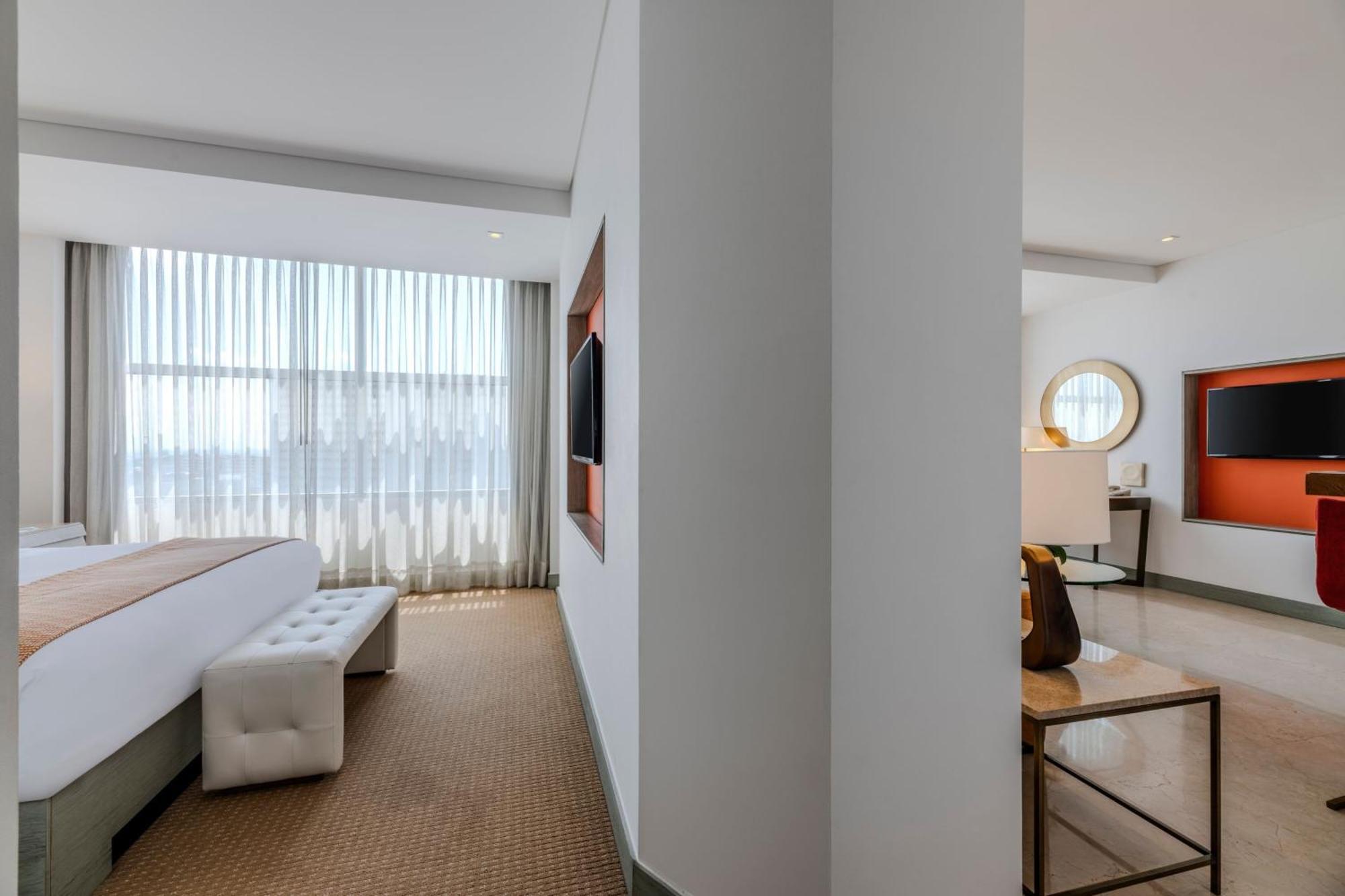 King Studio Suite - Concierge Lounge Access