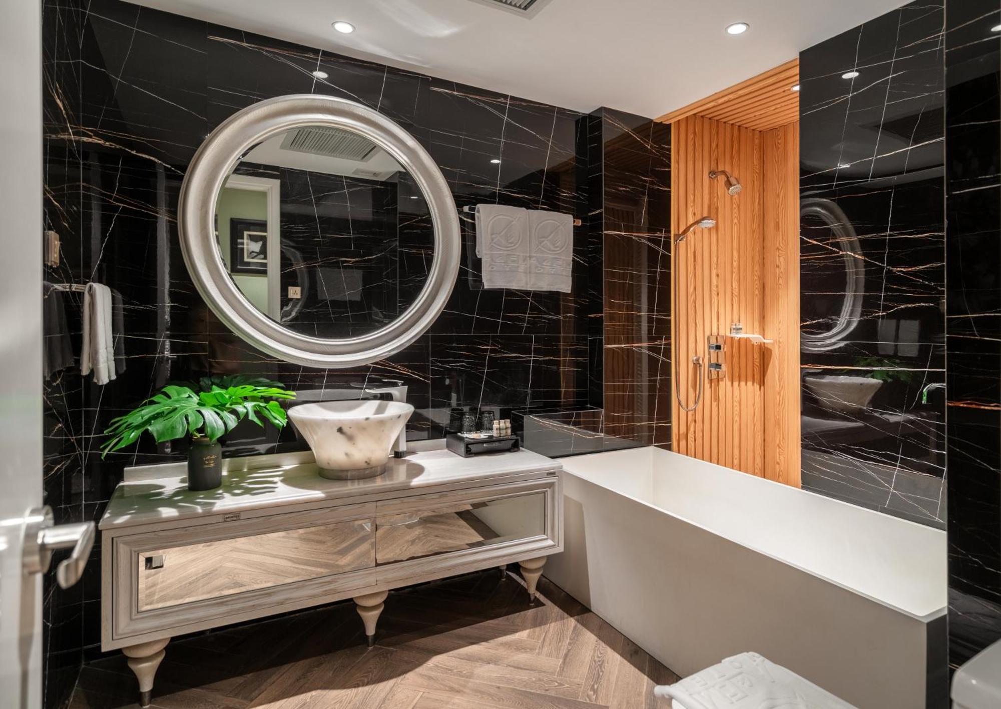 Executive Suite - Afternoon Tea,1620204836:JPEG