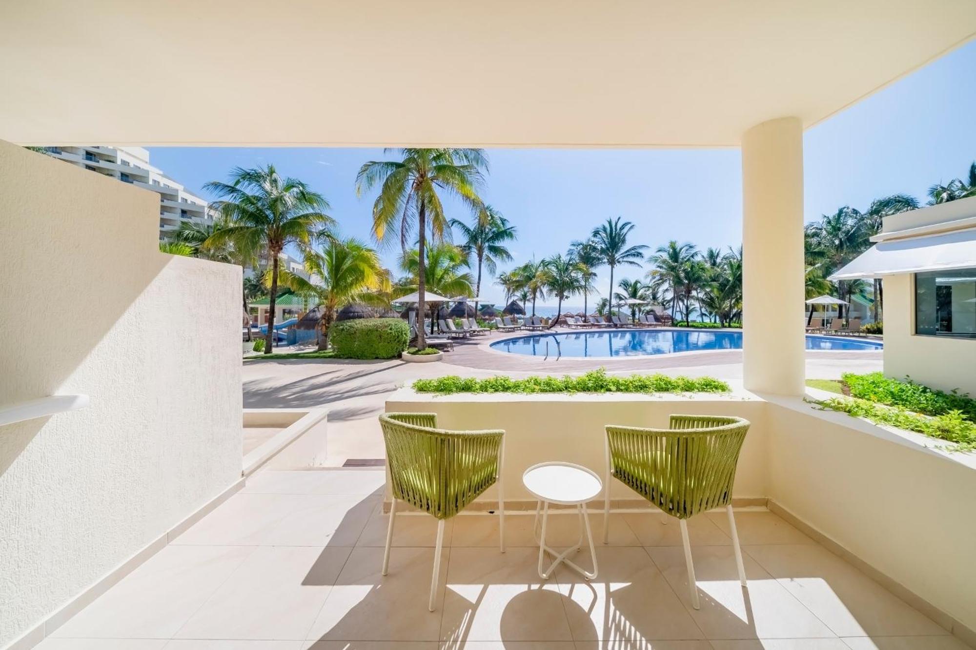 Villa Poolside,1620217836:JPEG