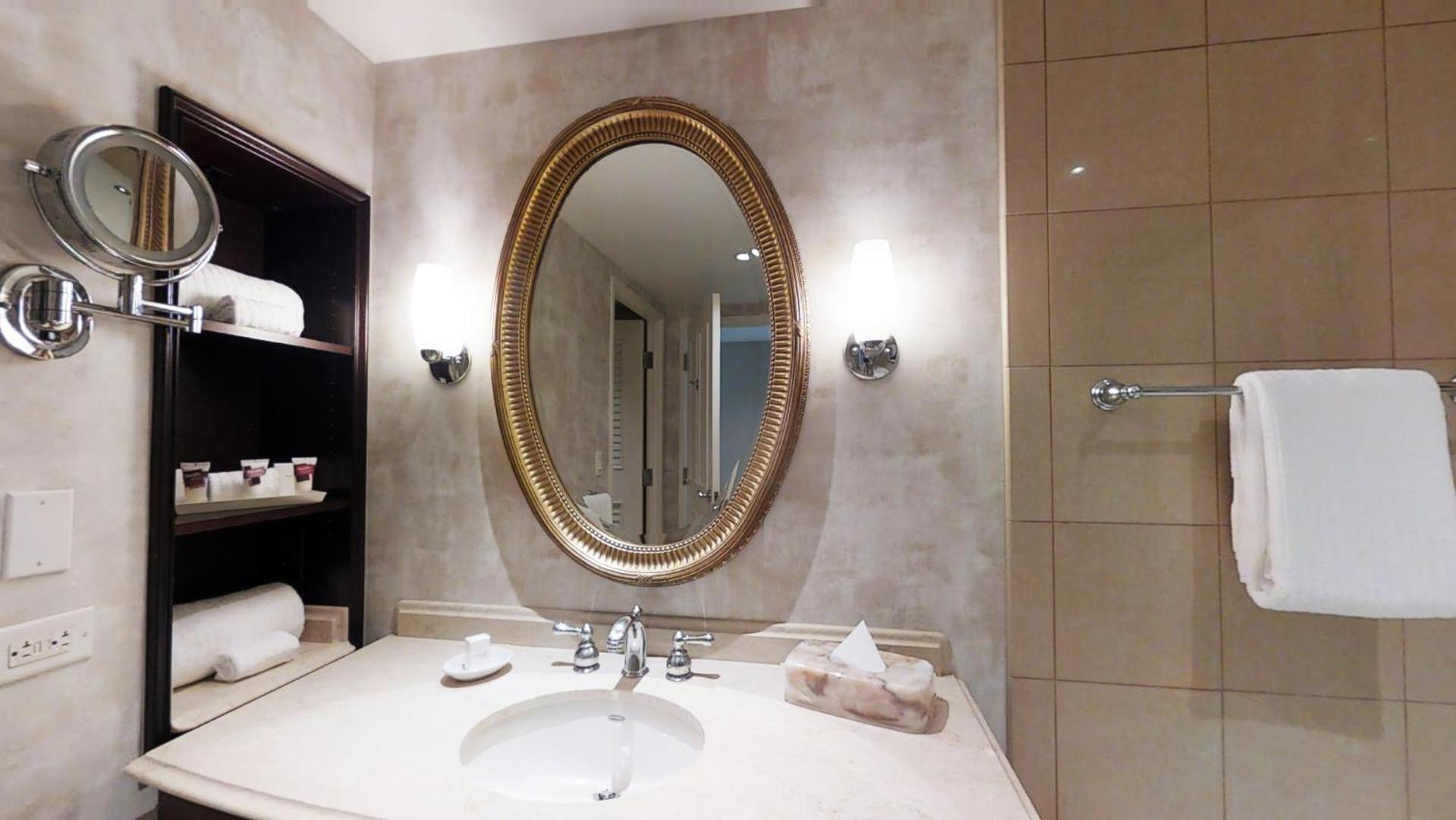 Harrah's Deluxe, Two Queens,1620984881:JPEG